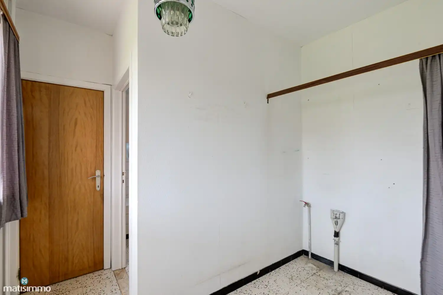 VOLLEDIG ONDERKELDERDE EENGEZINSWONING MET 4 SLAAPKAMERS, GARAGE EN RUIME TUIN IN BILZEN-CENTRUM foto 12