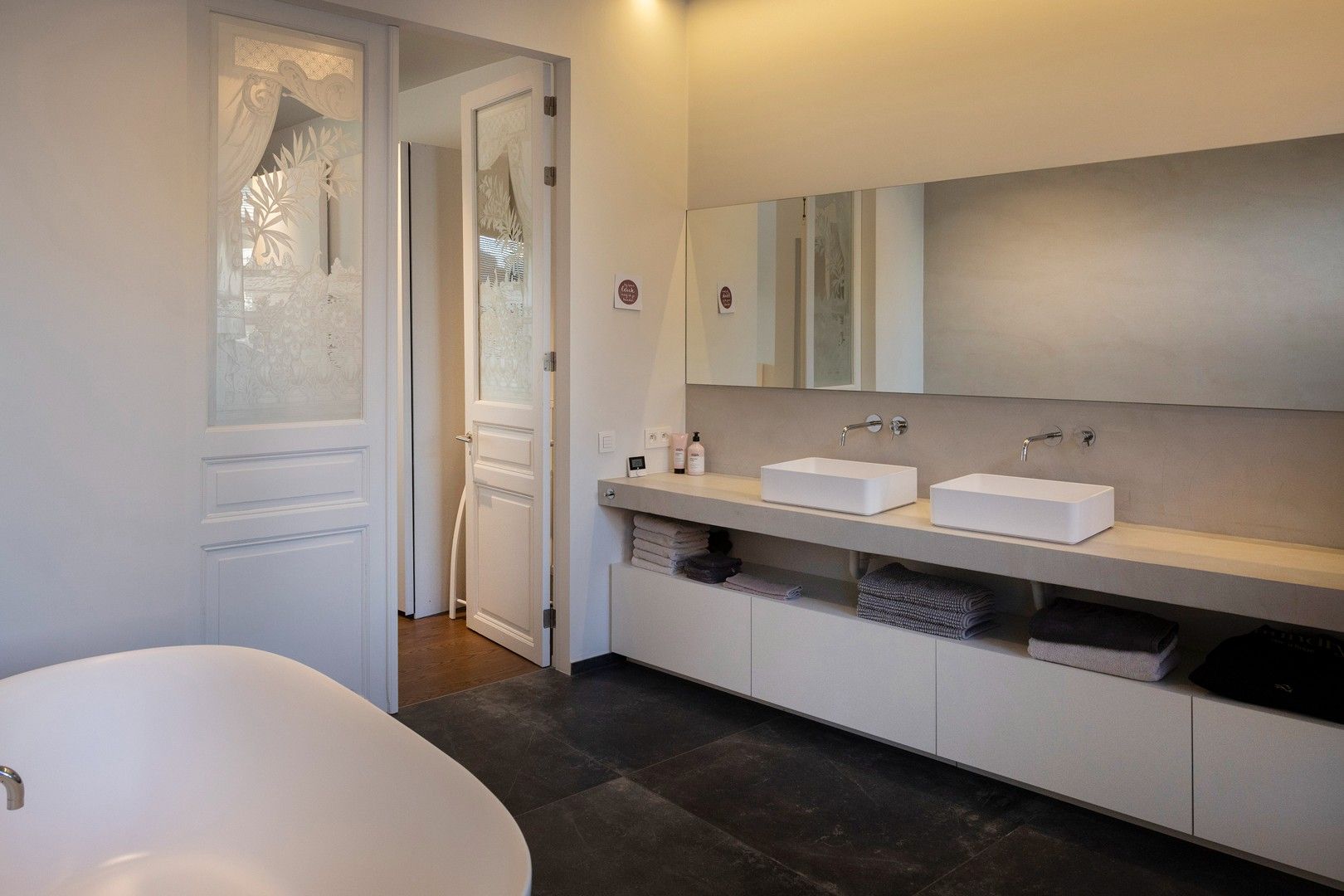 Ruime en 100% instapklare woning met 4 slaapkamers. foto 9