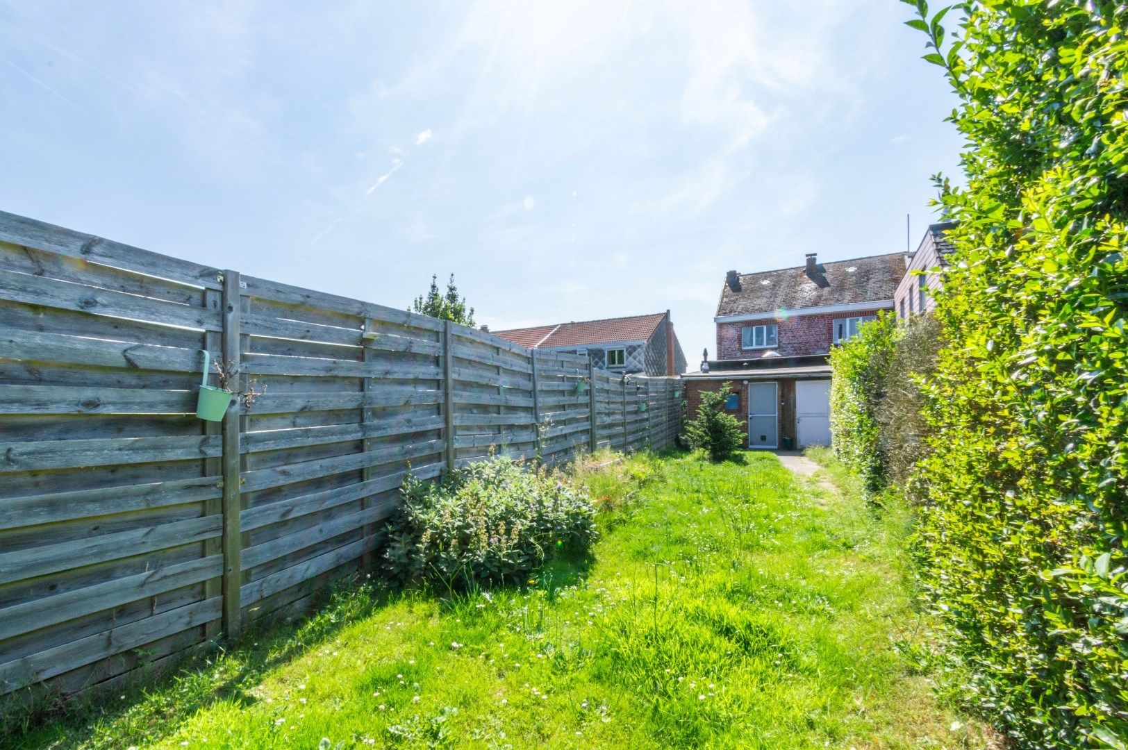 DRIEGEVEL WONING MET 2 SLAAPKAMERS & TUIN ! foto 6