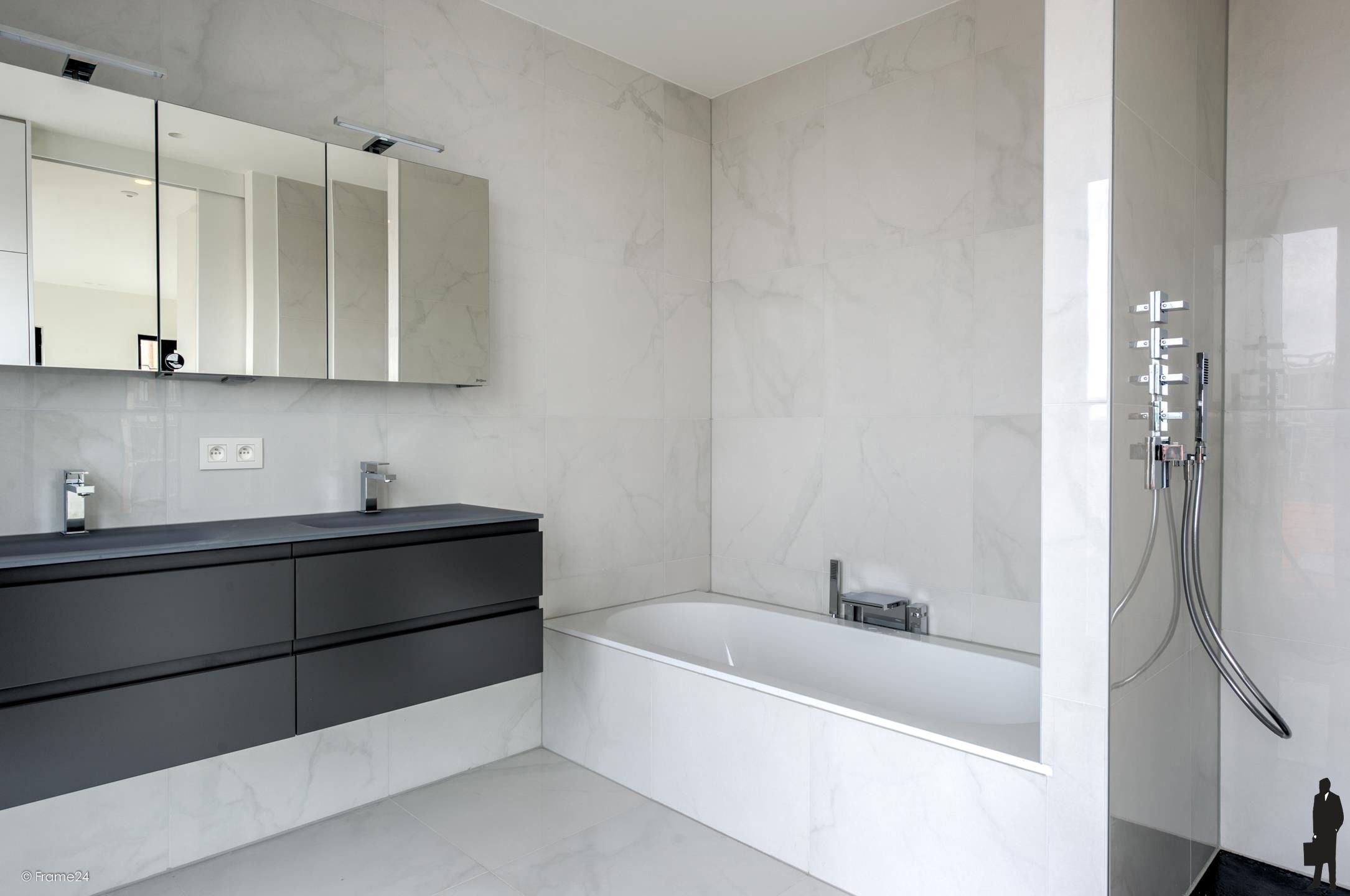 Luxueuze penthouse met terras in hartje Antwerpen. foto 15