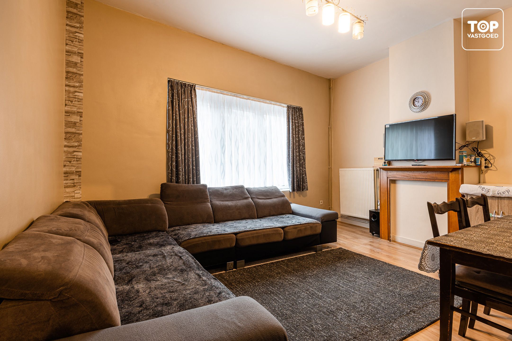 DISCREET Centraal gelegen (opbrengst) eigendom met verhuurd handelsgelijkvloers en 2-slaapkamer woonst foto 9