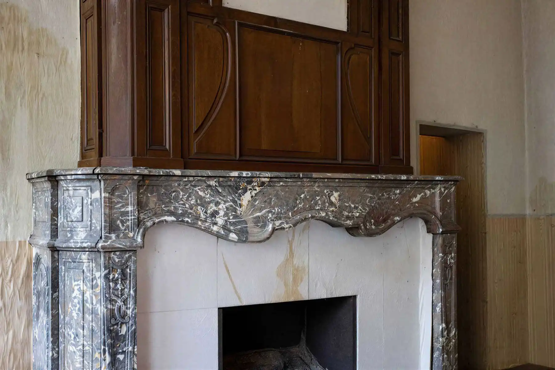 Te renoveren herenwoning in hartje Aalst!  foto 9
