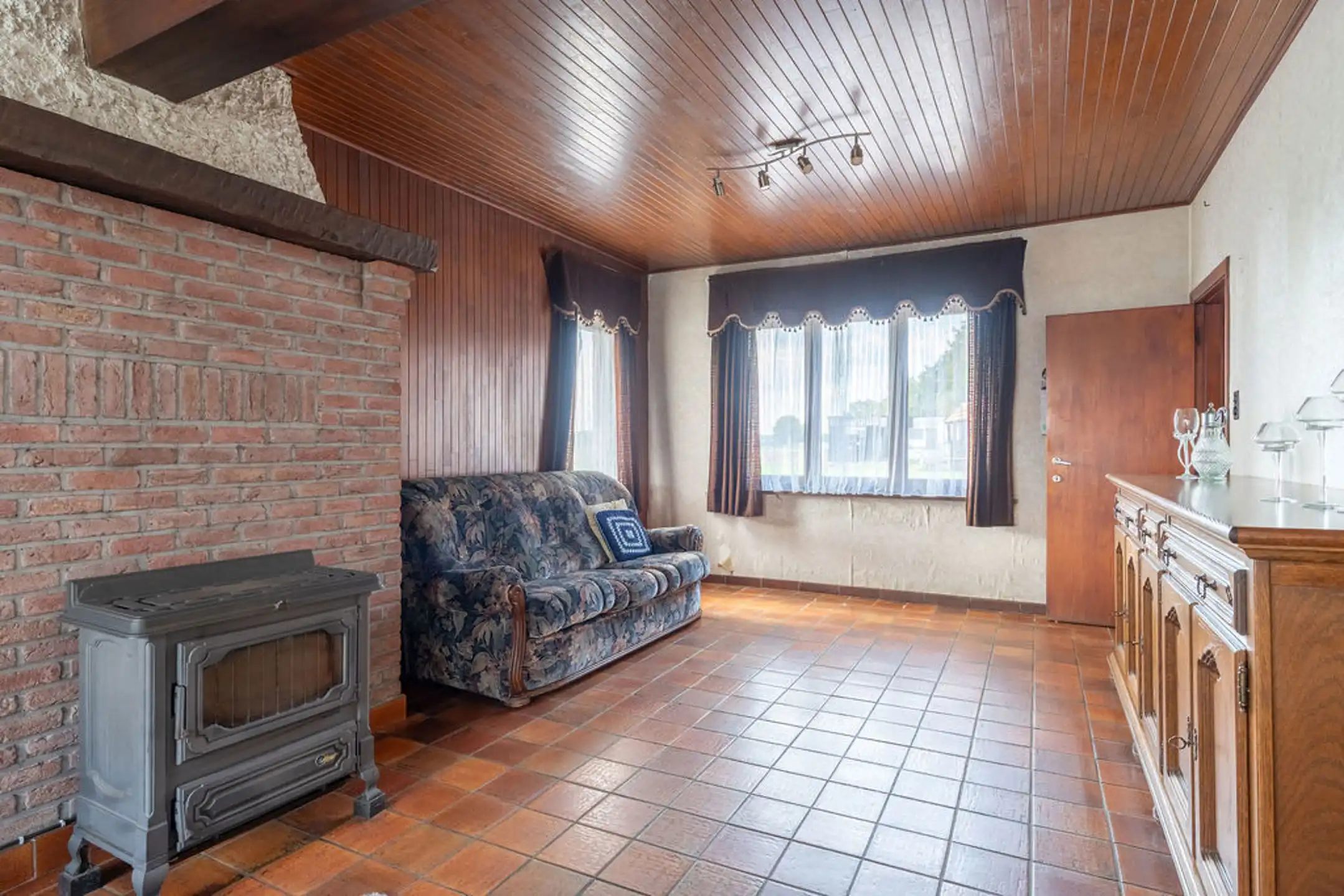 Te renoveren woning op een mooi en gunstig gelegen perceel van in totaal 6.449 m². foto 6