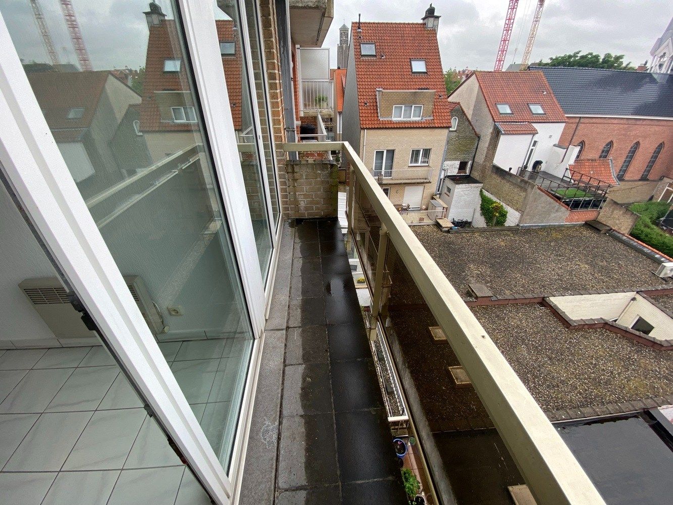 Ongemeubeld appartement met 2 ruime slaapkamers, op de Lippenslaan. foto 19