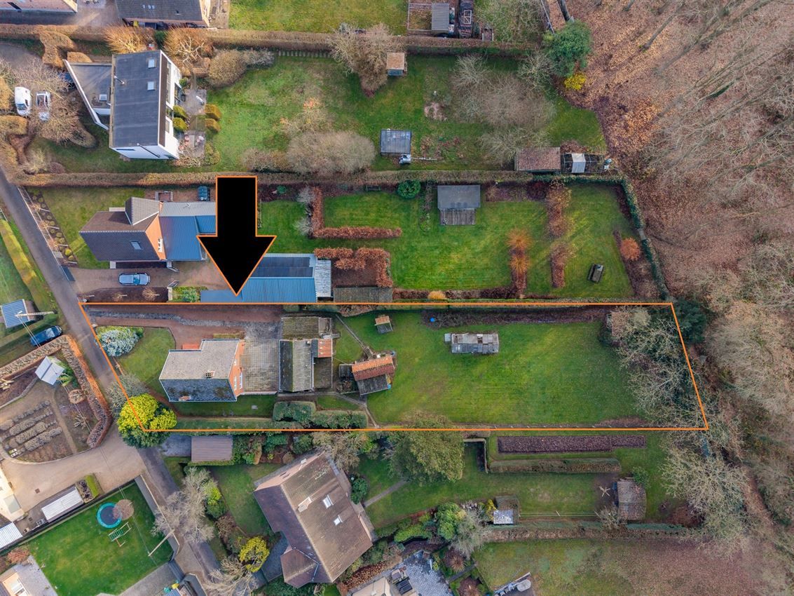 Vrijstaande woning met 3slk in verkeersluwe straat foto 3