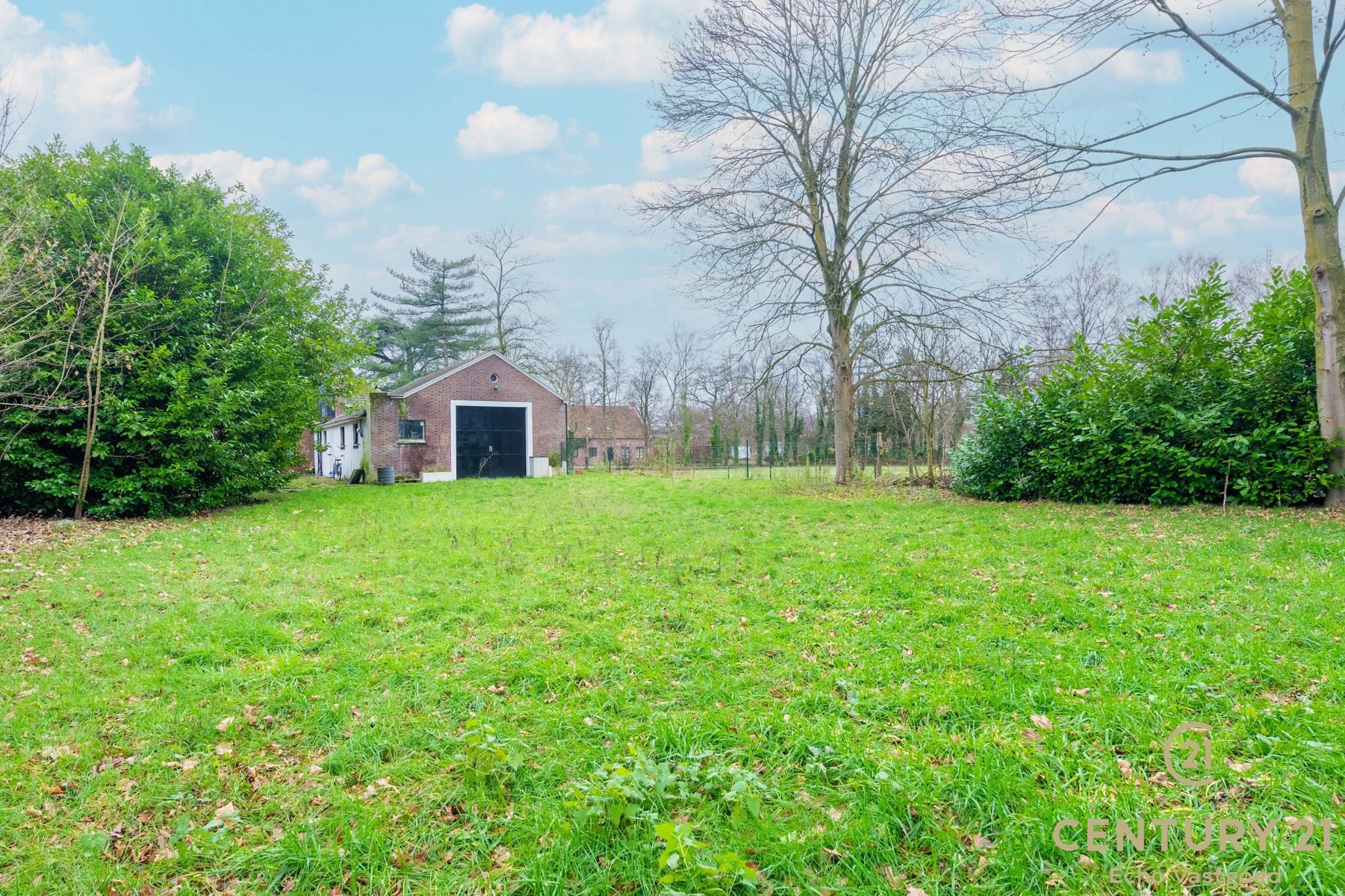 Charmante en gezellige gezinswoning met grote garage en tuin foto 29