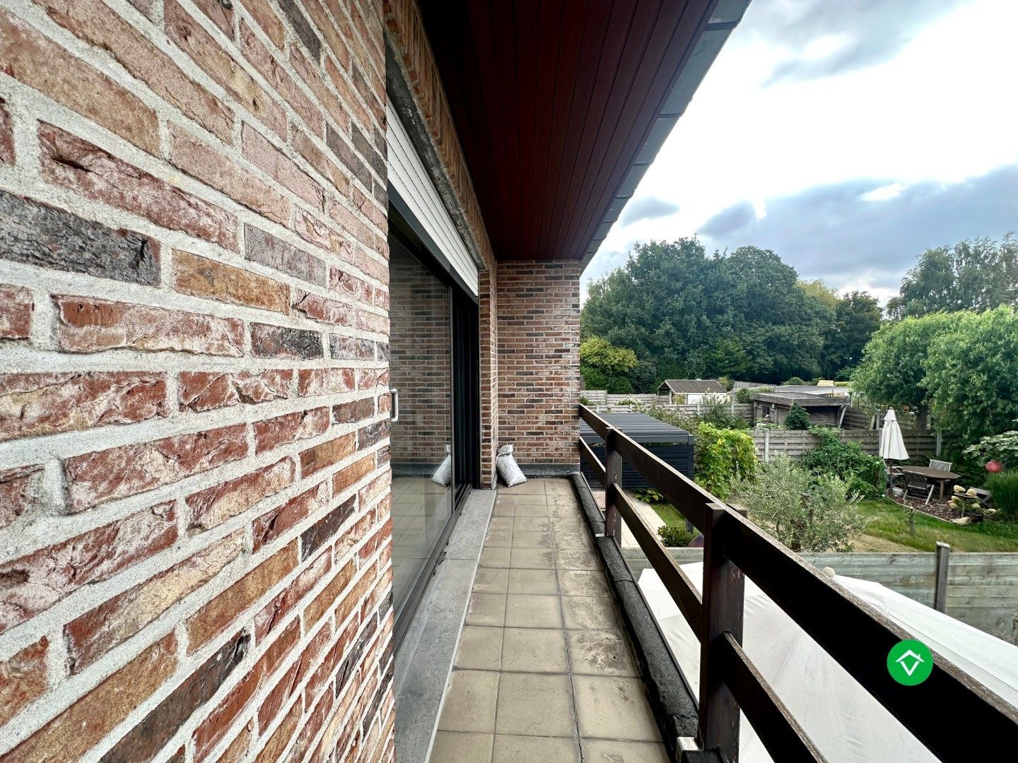 Ruim duplexappartement met terras en garage nabij centrum Roeselare foto 17