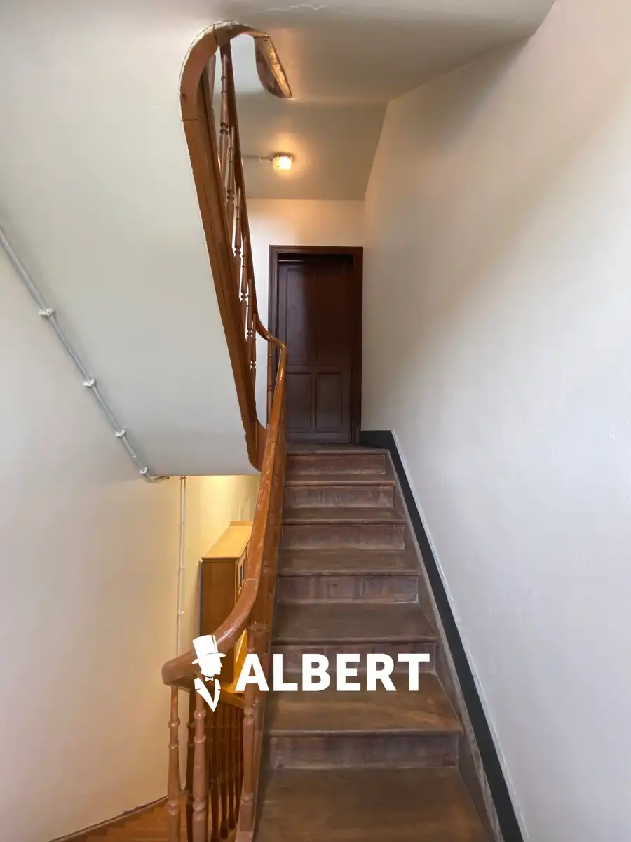 Prachtig gerenoveerde ruime woning (oude school) in Dinant! foto 21