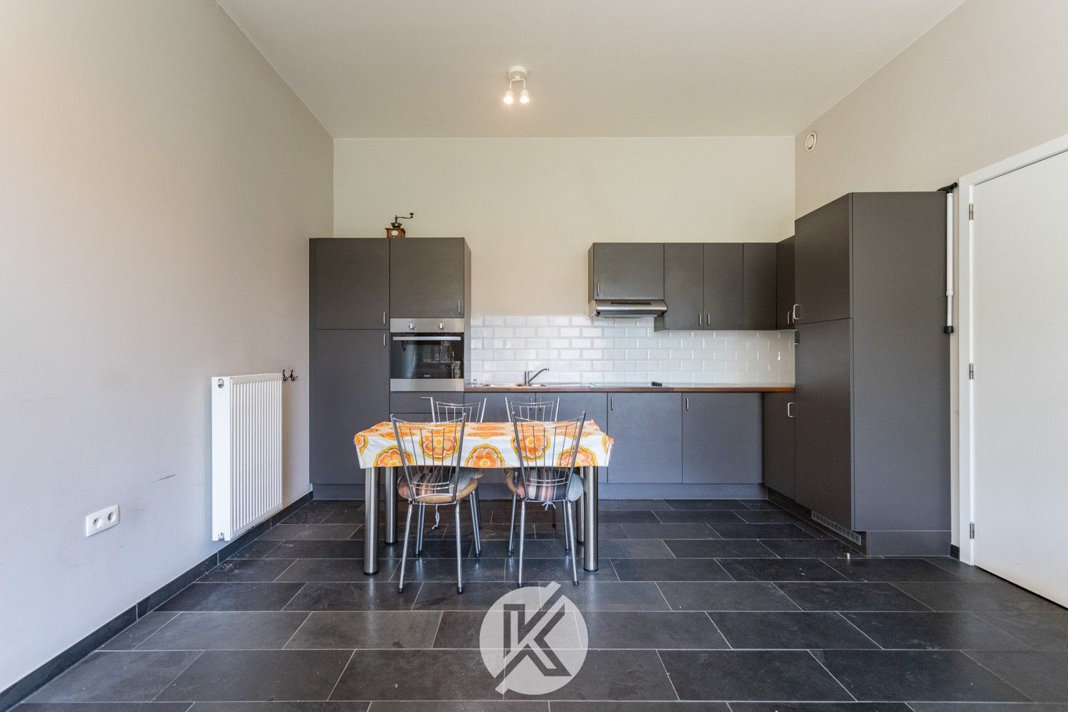Assistentieflat met 2 slaapkamers nabij centrum Herzele foto {{pictureIndex}}