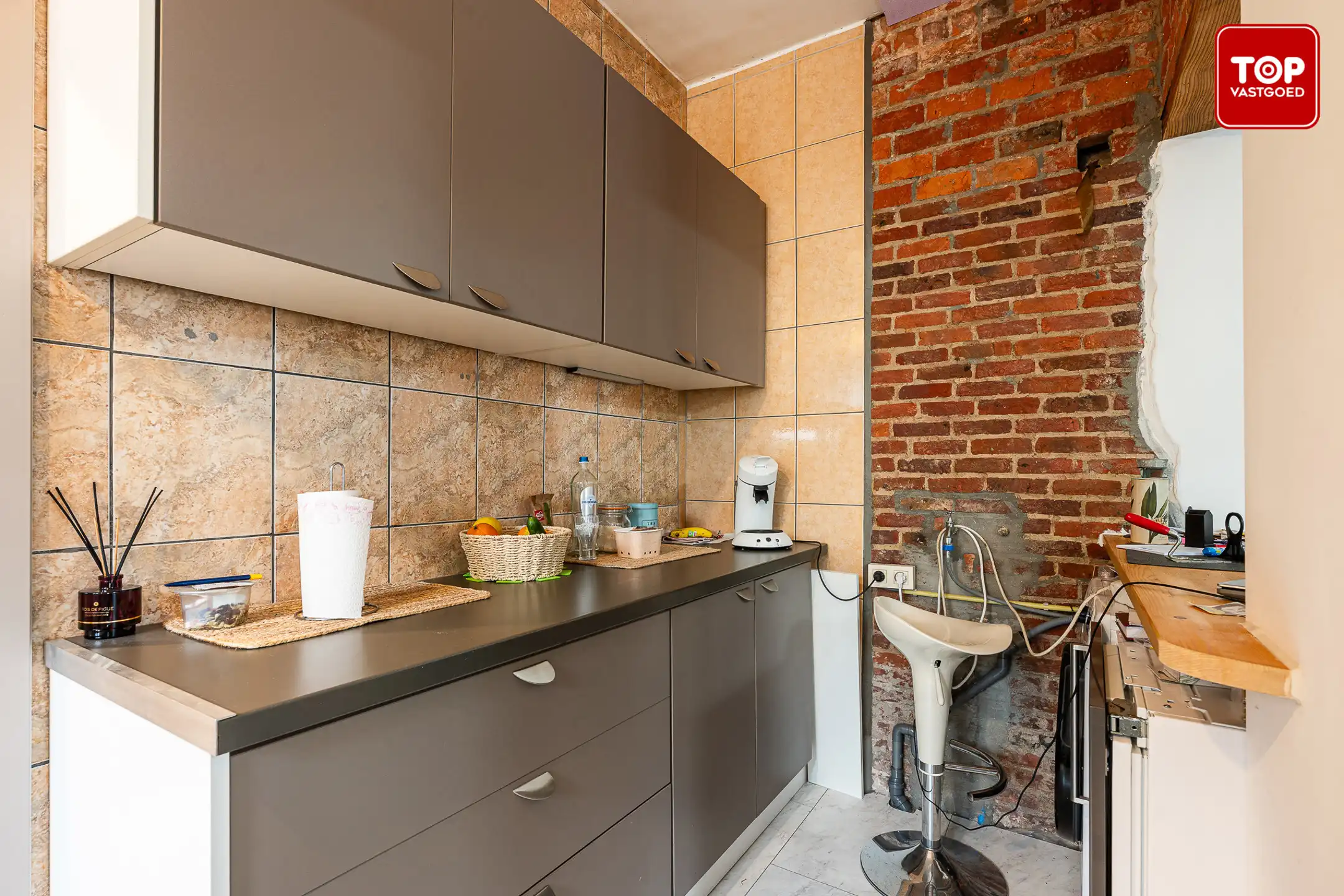 Te renoveren appartement met privé-ingang en tal van mogelijkheden. foto 6