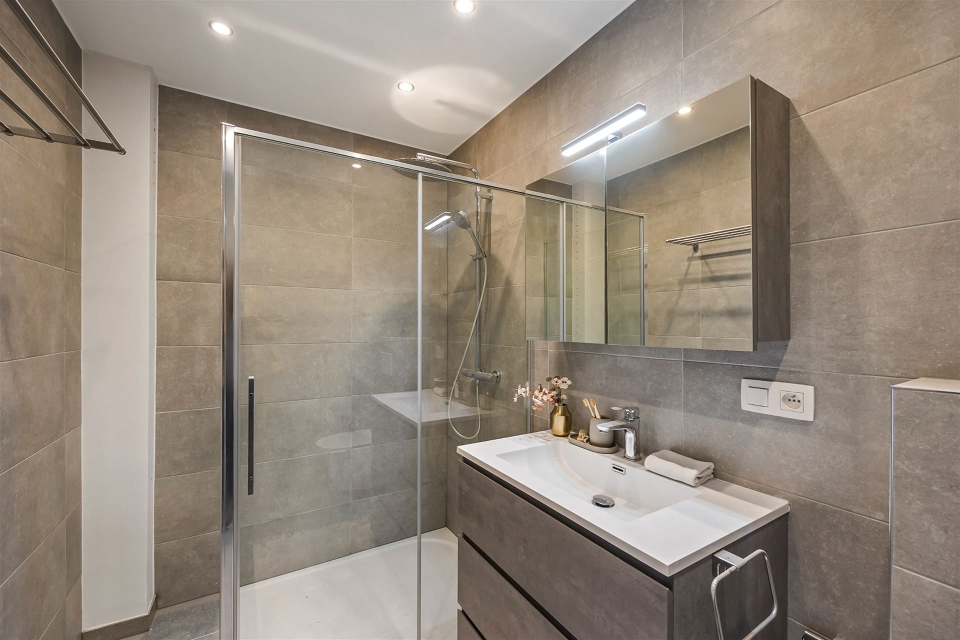 Gerenoveerd appartement met panoramisch uitzicht foto 12