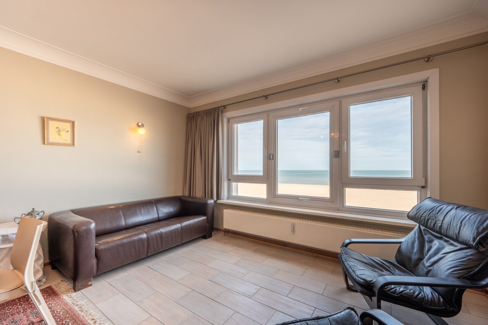 Centraal gelegen appartement met FRONTAAL ZEEZICHT foto 6