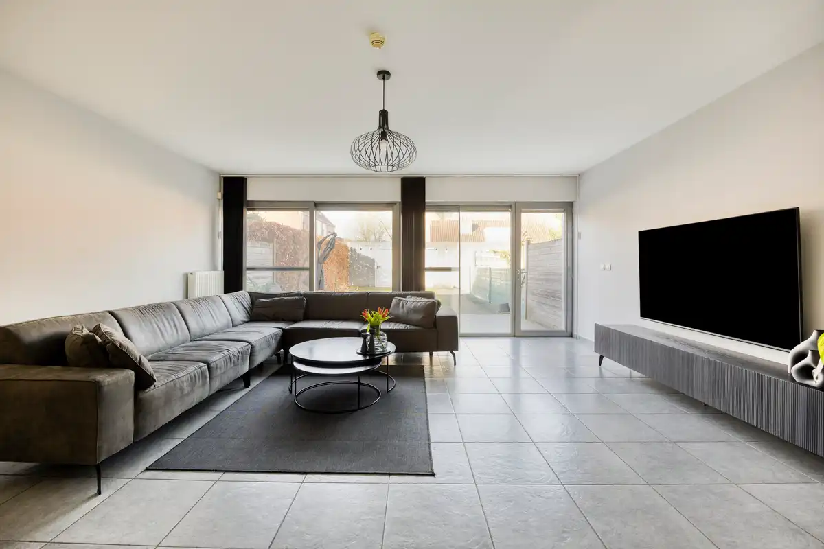 Trendy woning met dubbele garage foto 8