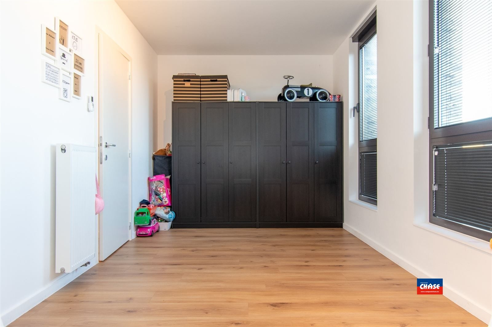 Recente woning met 3 slaapkamers, garage en tuin foto 16