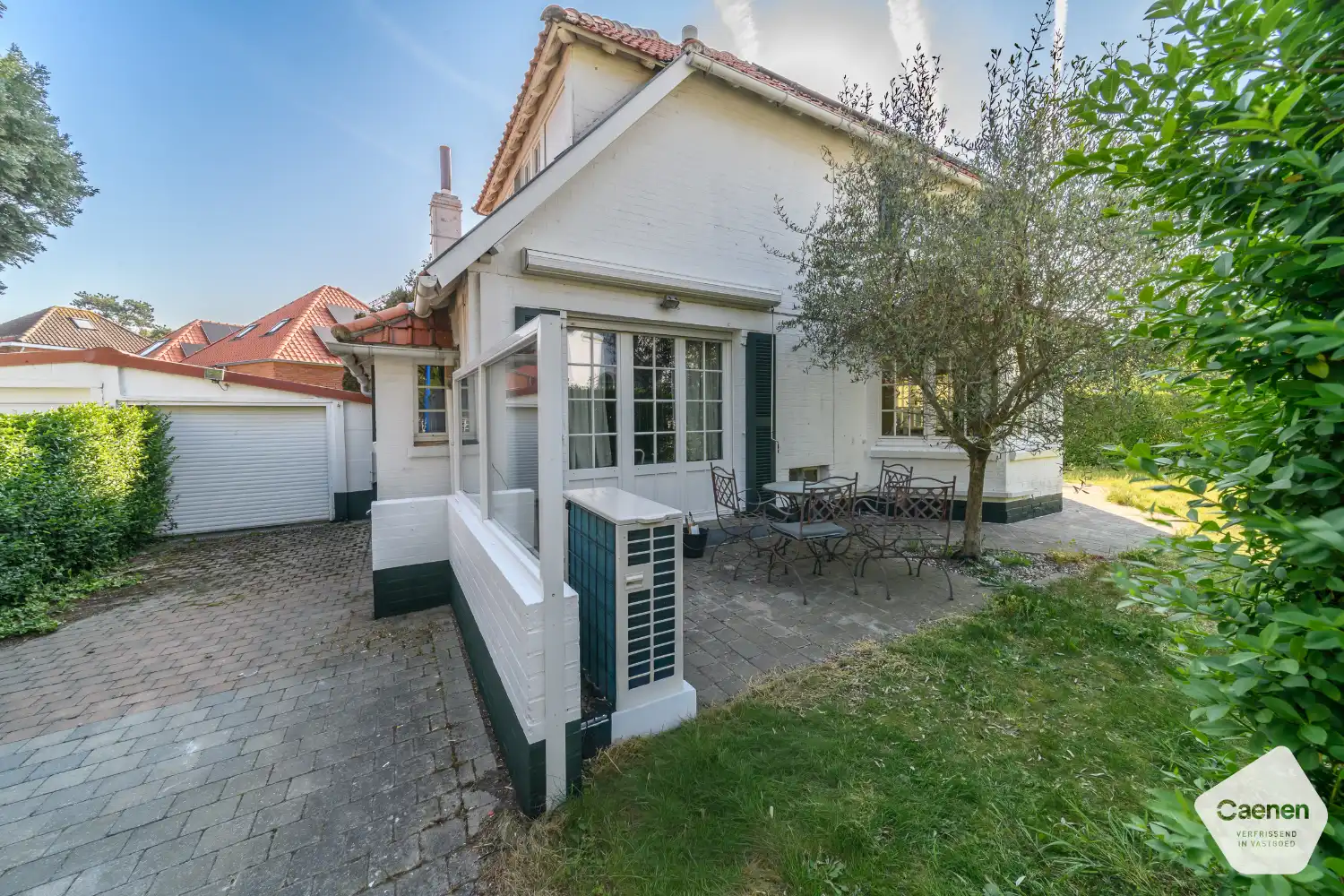 Alleenstaande hoekvilla met zongerichte tuin nabij zee – Koksijde foto 21