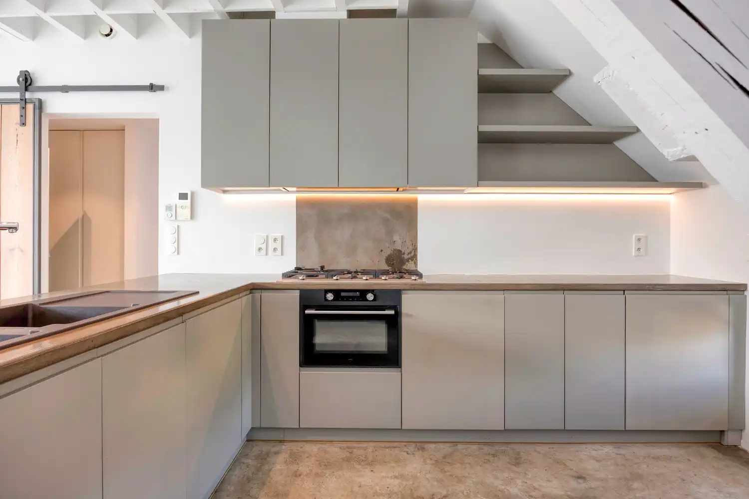 Exceptioneel en luxueus gerenoveerd 19e eeuws duplex dakappartement midden in de binnenstad. foto 13
