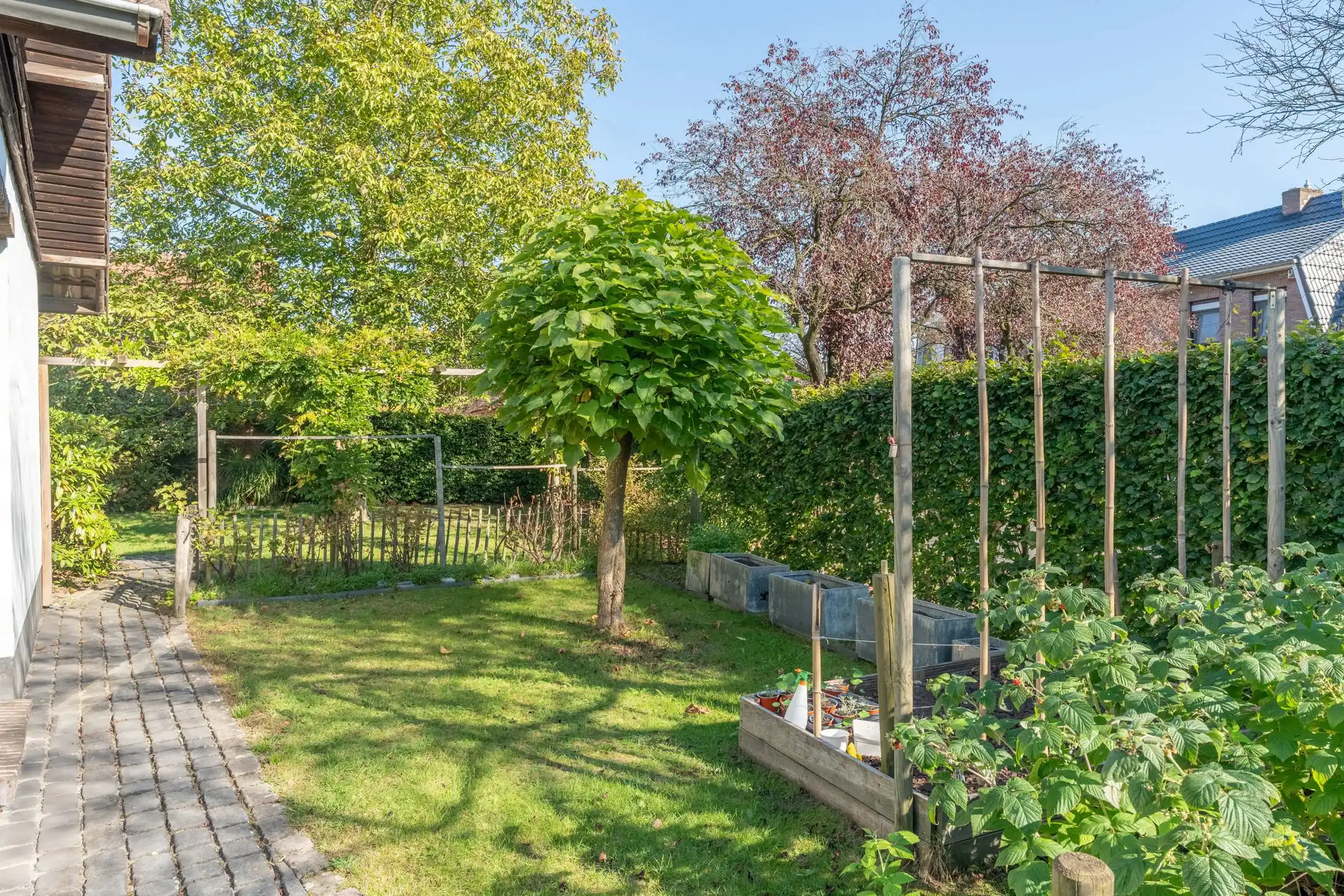 Gunstig gelegen laagbouwwoning met 3 slpks, tuin en garage. foto 5