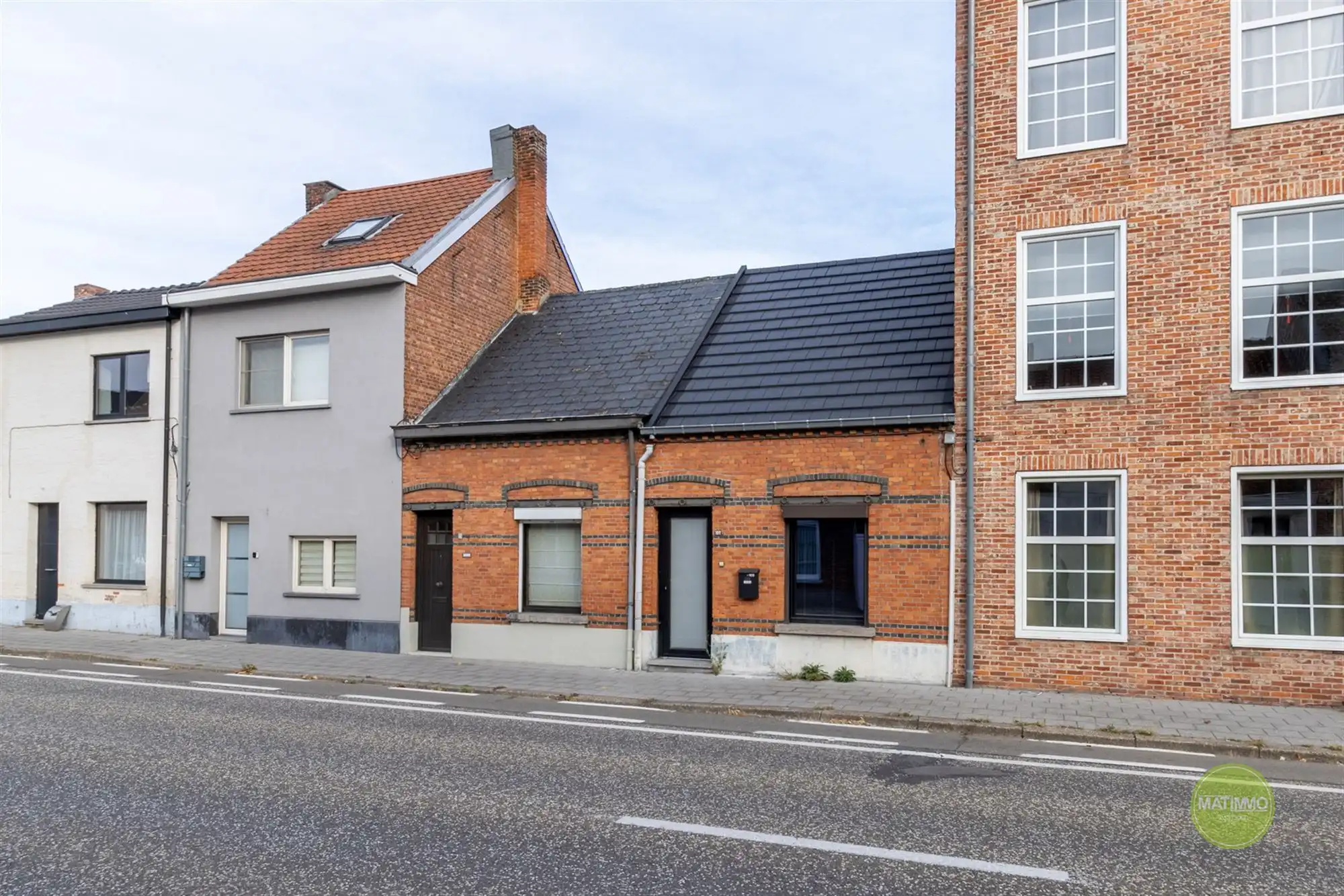 Gerenoveerde woning met twee slaapkamers en garage in Mol foto 16