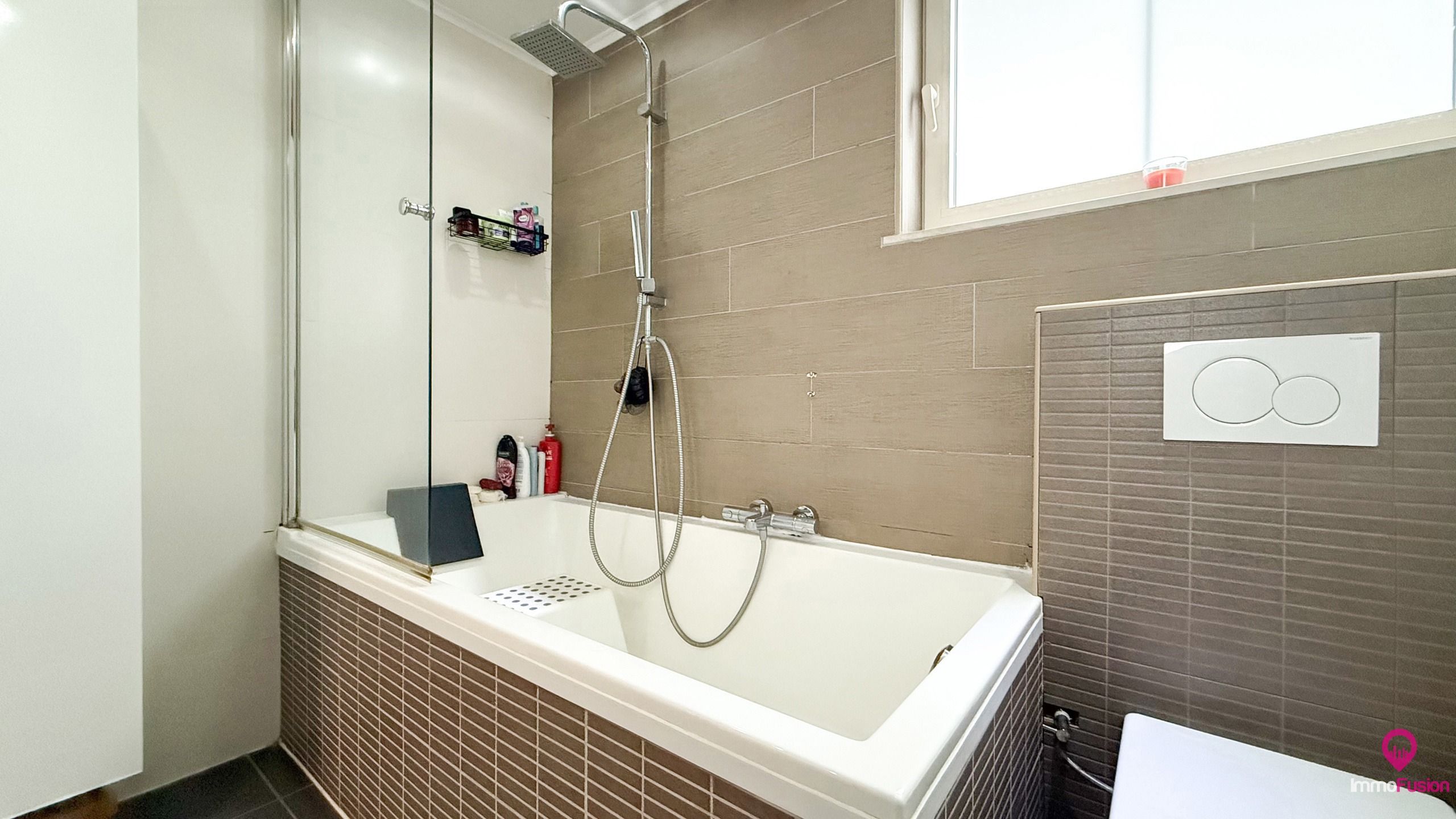 Ruime woning met mogelijkheid tot zelfstandige activiteit! foto 24