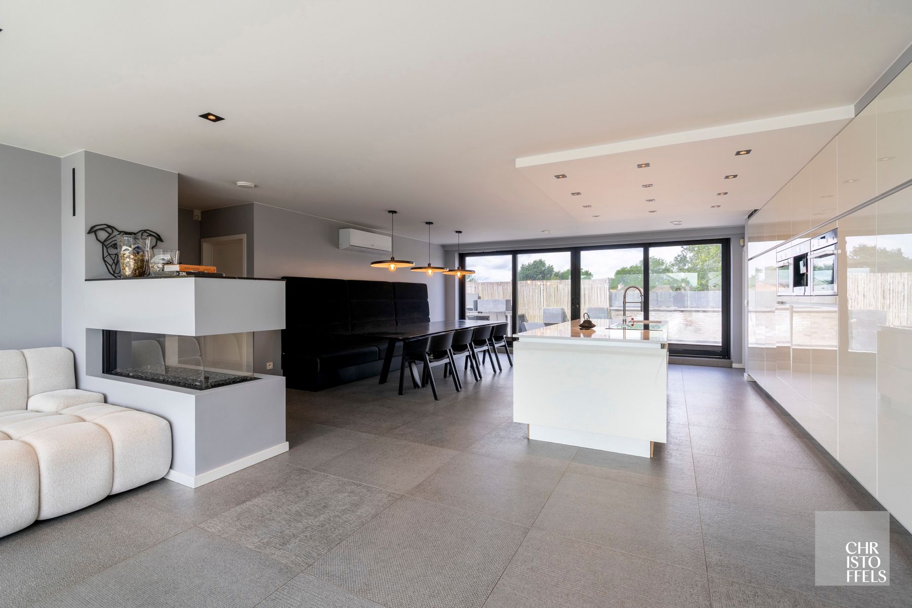 Wellness-landschap op een perceel van 927 m² met appartement foto 2