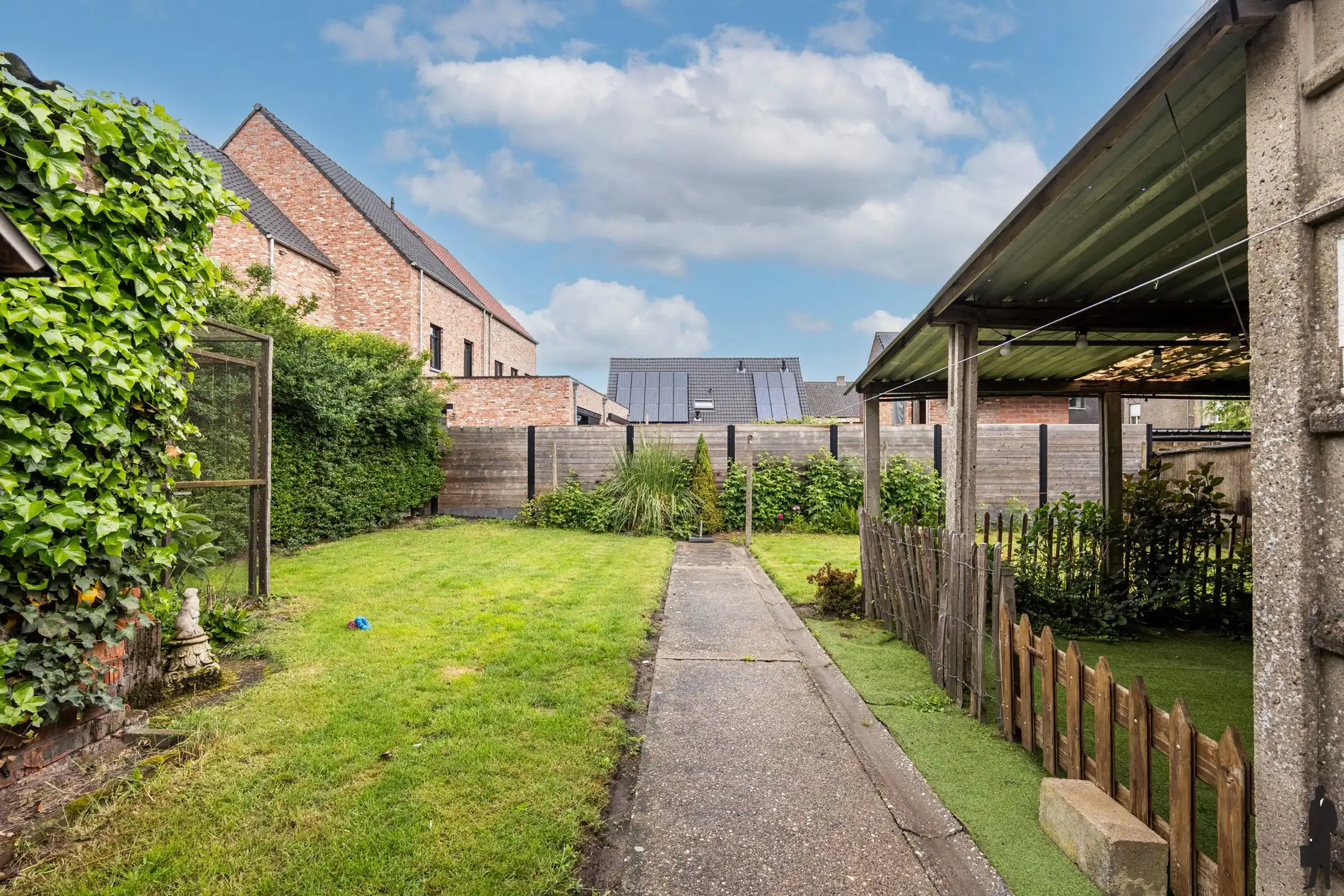 Gelegen te Minderhout, vinden we deze vrijstaande woning met 3 slpk. op ca. 561m². foto 18