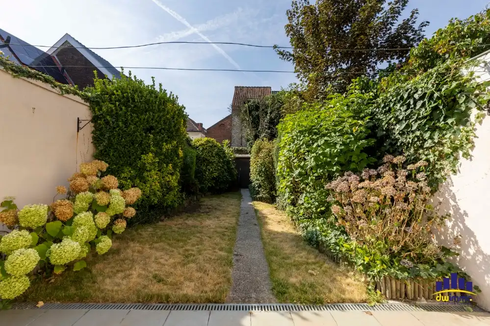 Te koop – Te renoveren rijwoning met tuin in hartje Ledeberg foto 8
