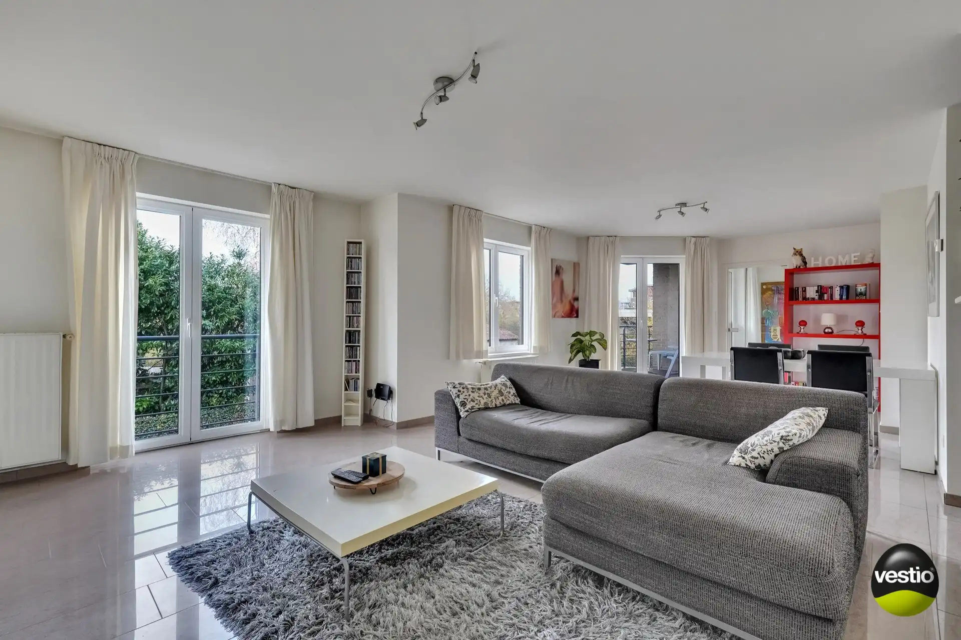 RUIM APPARTEMENT OP RUSTIGE LOCATIE AAN CENTRUM MAASEIK foto 2