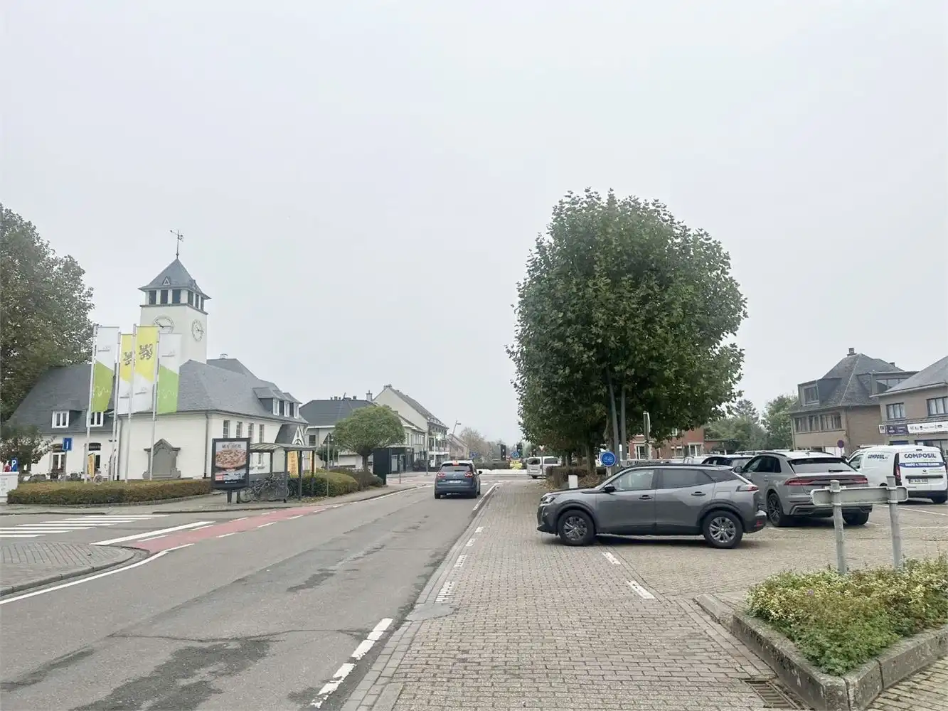 COMPLEET VERNIEUWD EN INSTAPKLAAR COMMERCIEEL GELIJKVLOERS foto 5