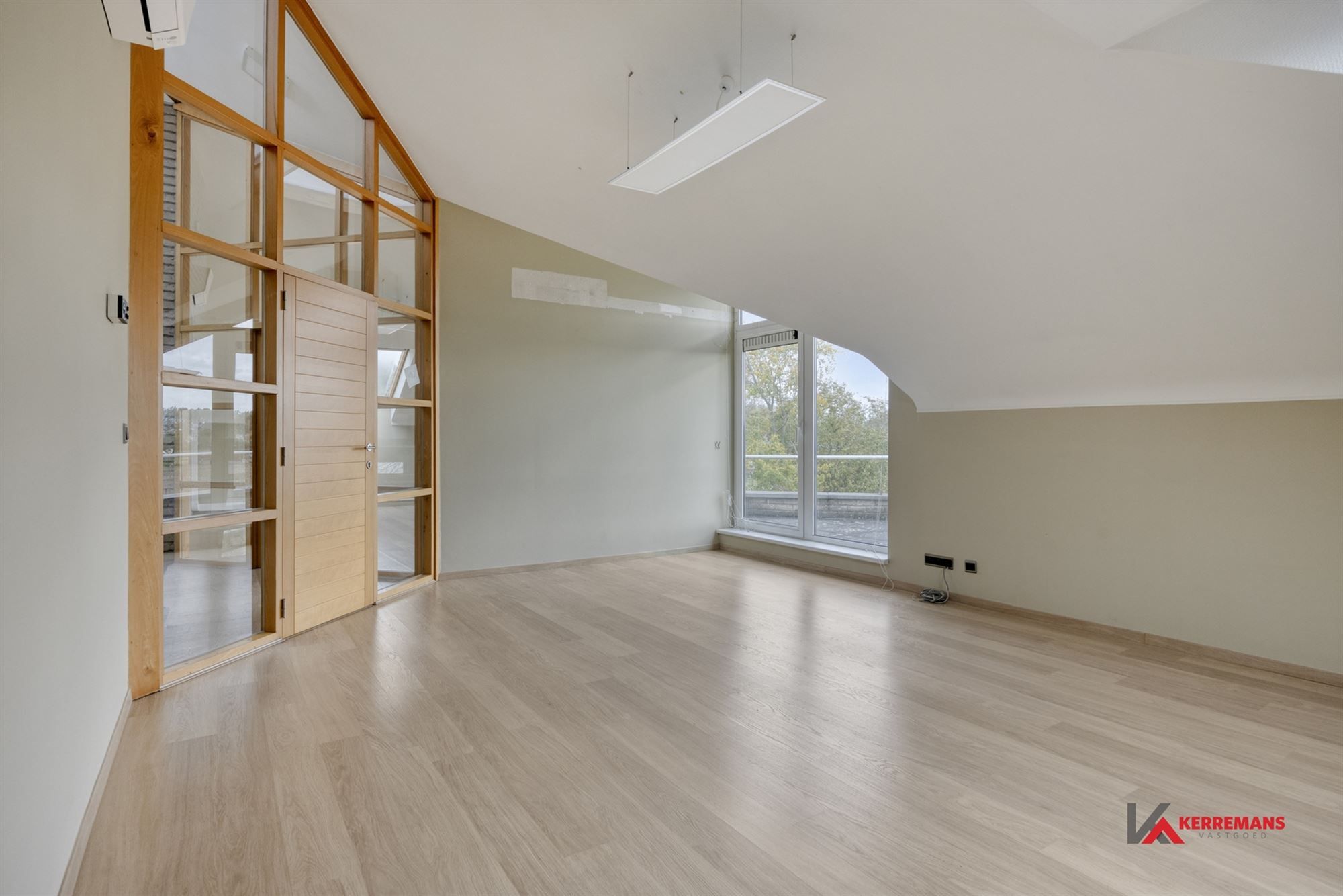 Kantoorgebouw. foto 19