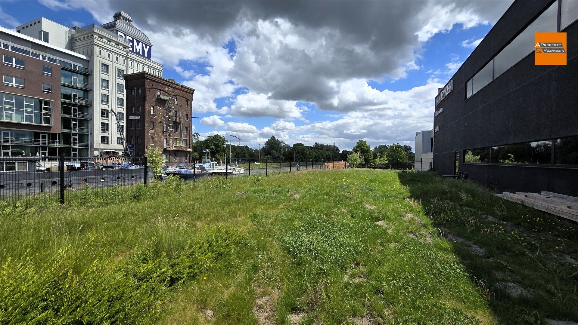Uniek bedrijfspand met showroom en KMO-units op toplocatie aan het kanaal in Leuven foto 16