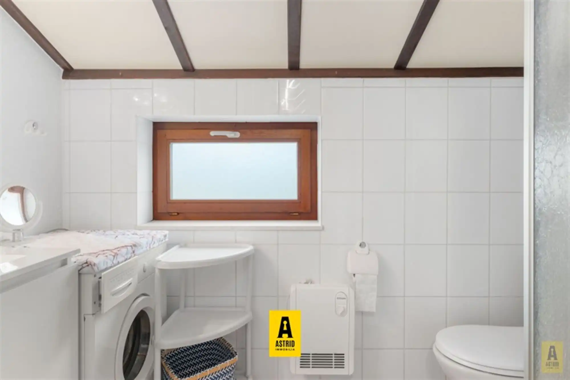 Instapklaar vakantiehuisje (3 slpks) met parkeerplaats vlakbij zee! foto 16