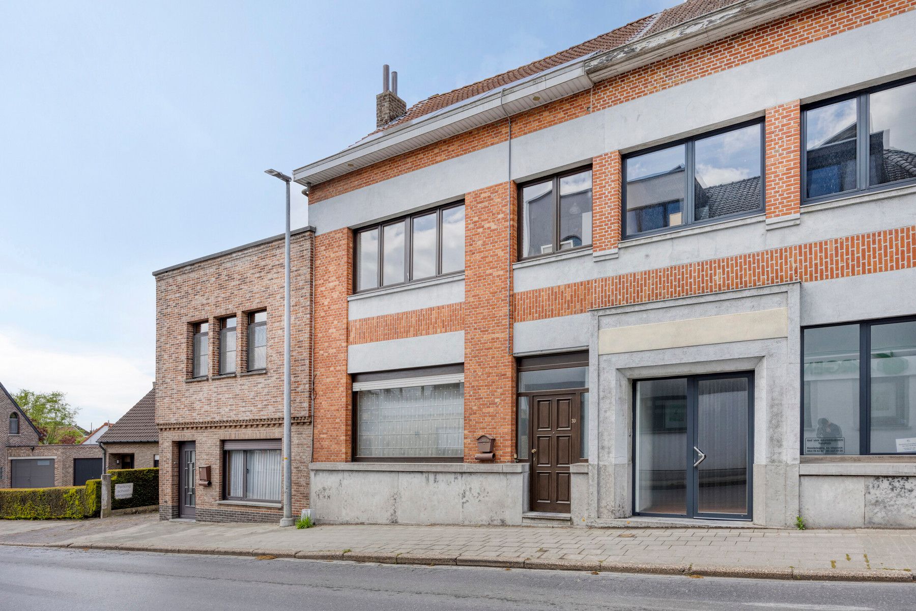 TOPPER: ruime instapklare woning met een enorm potentieel! foto 3
