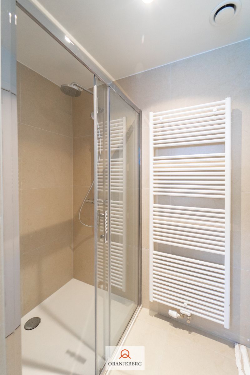 Gerenoveerd ruim duplex appartement met 2 slpk's foto 31