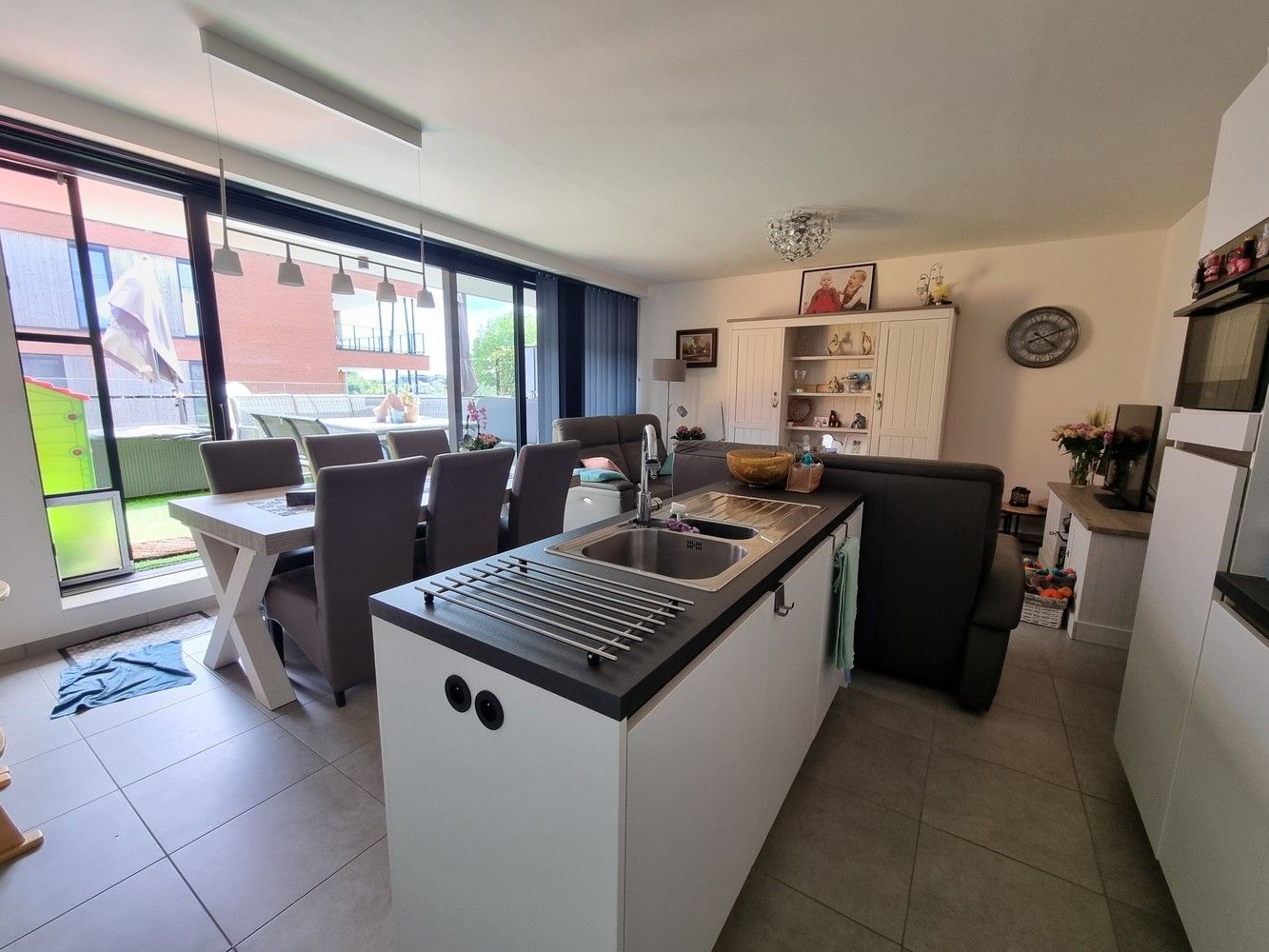 Prachtig energiezuinig appartement (93m² + 21m² terras) incl. autostaanplaats en kelderberging! foto 3