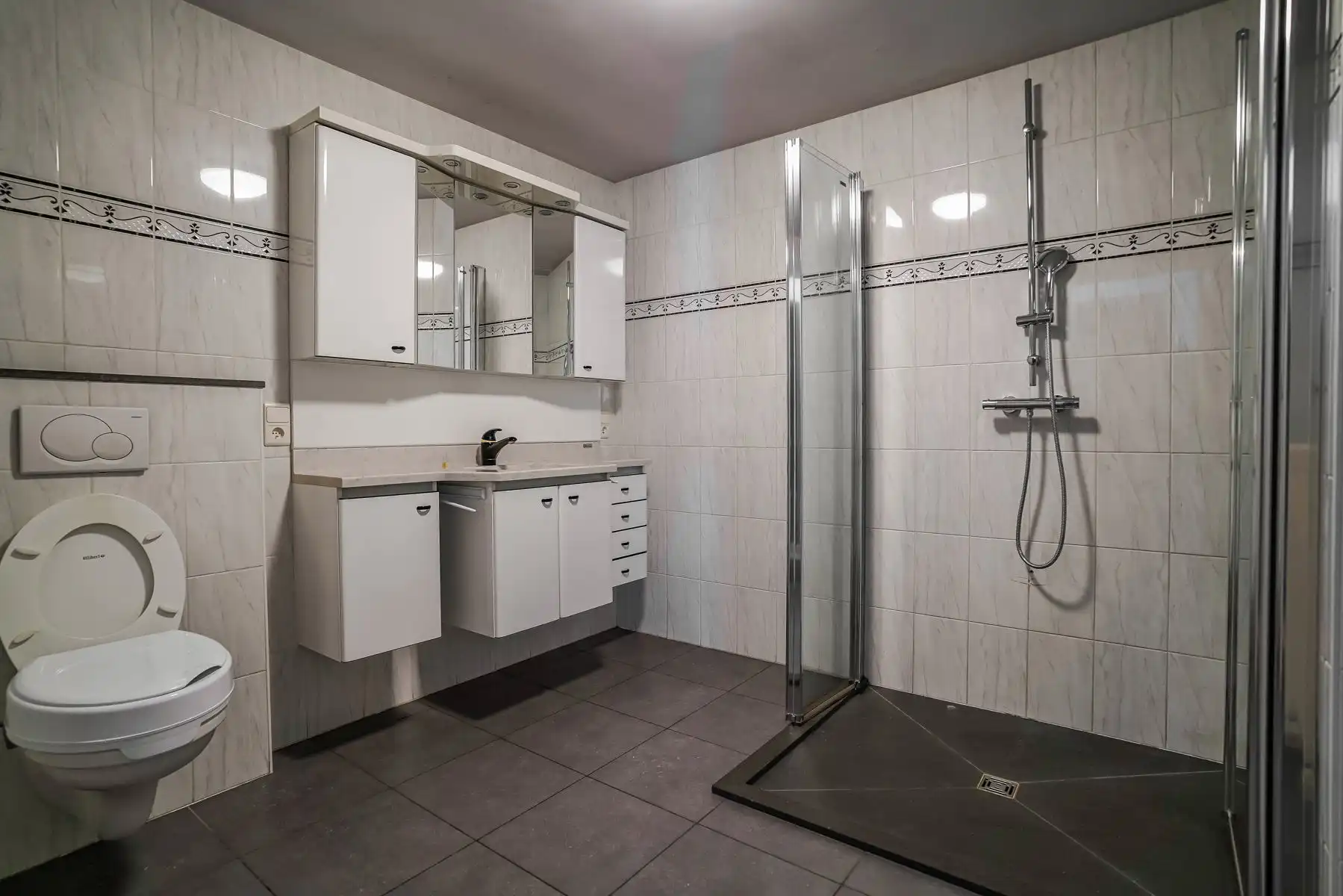Te renoveren, vrijstaande woning op een perceel van 1070 m² foto 18