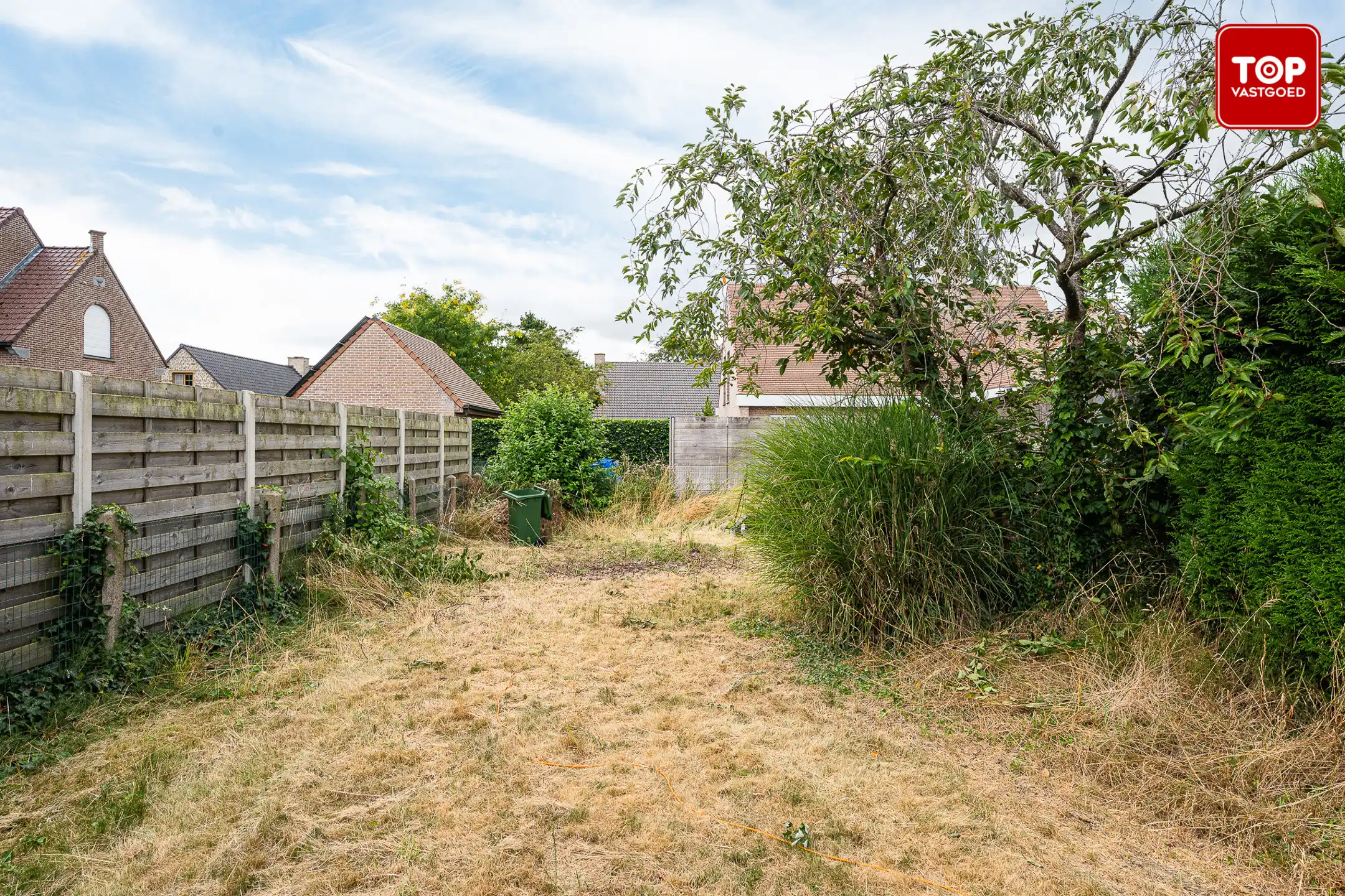 Instapklare halfopen woning in een gezinsvriendelijke buurt. foto 24