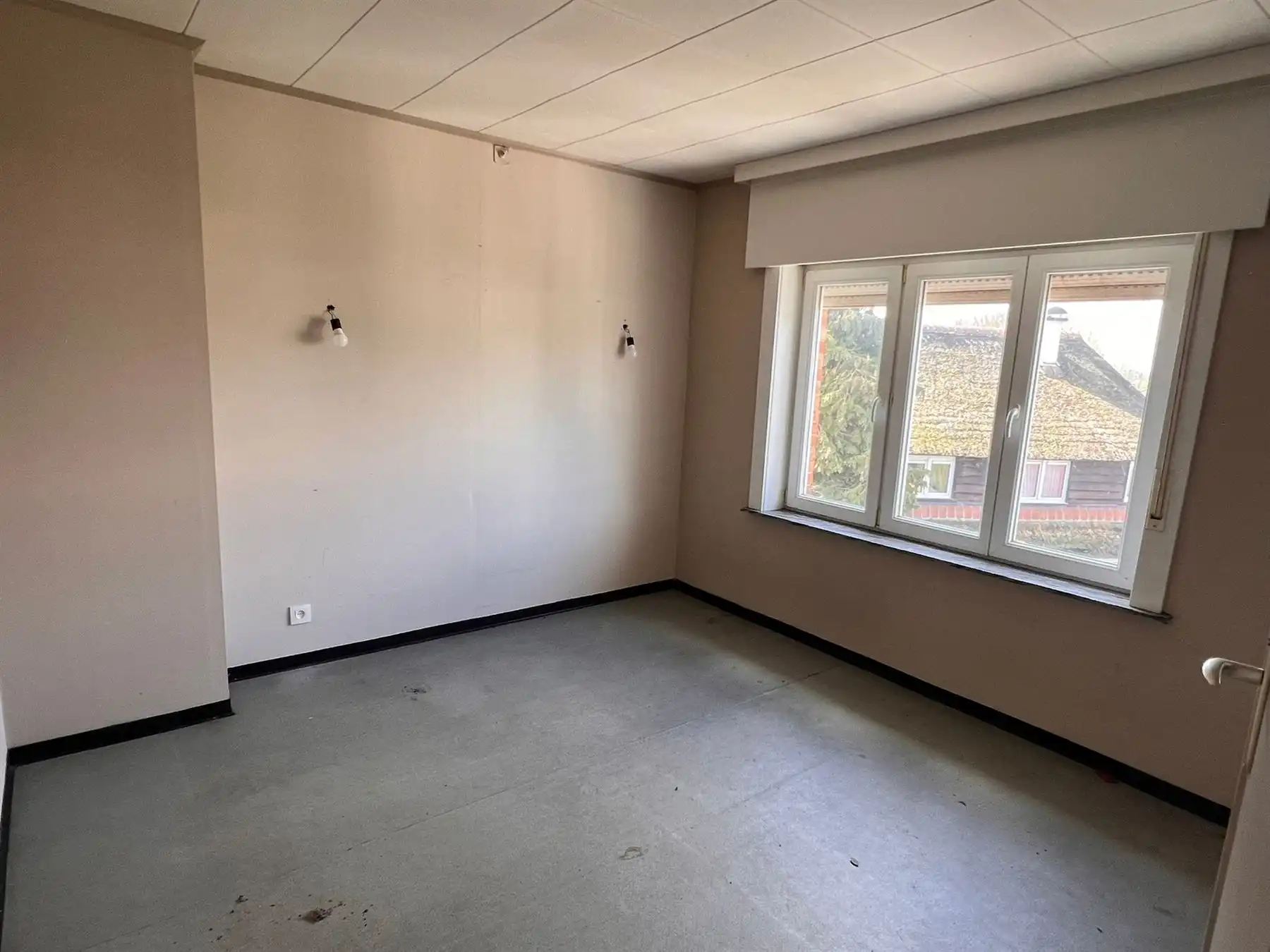 Ruime woning met 5 slaapkamers foto 14