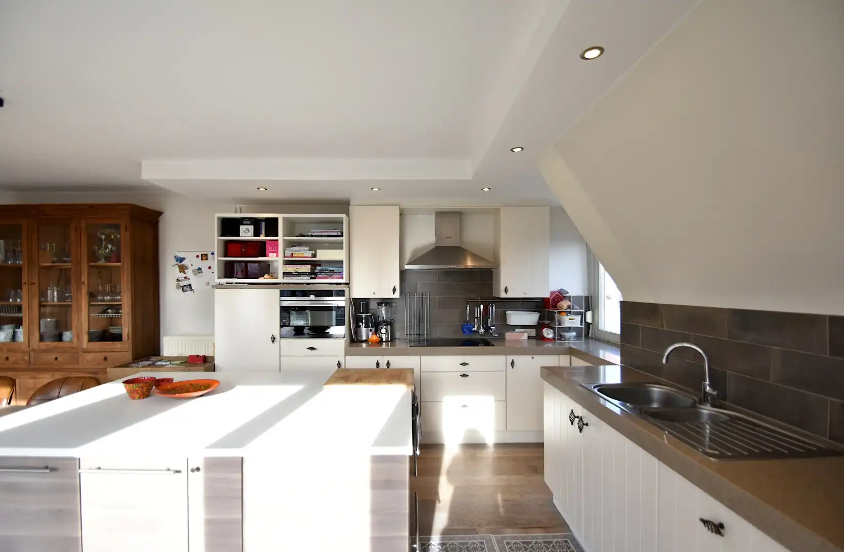 Zonnig 3-slaapkamerappartement in de Concessie, vlak bij zee foto 8