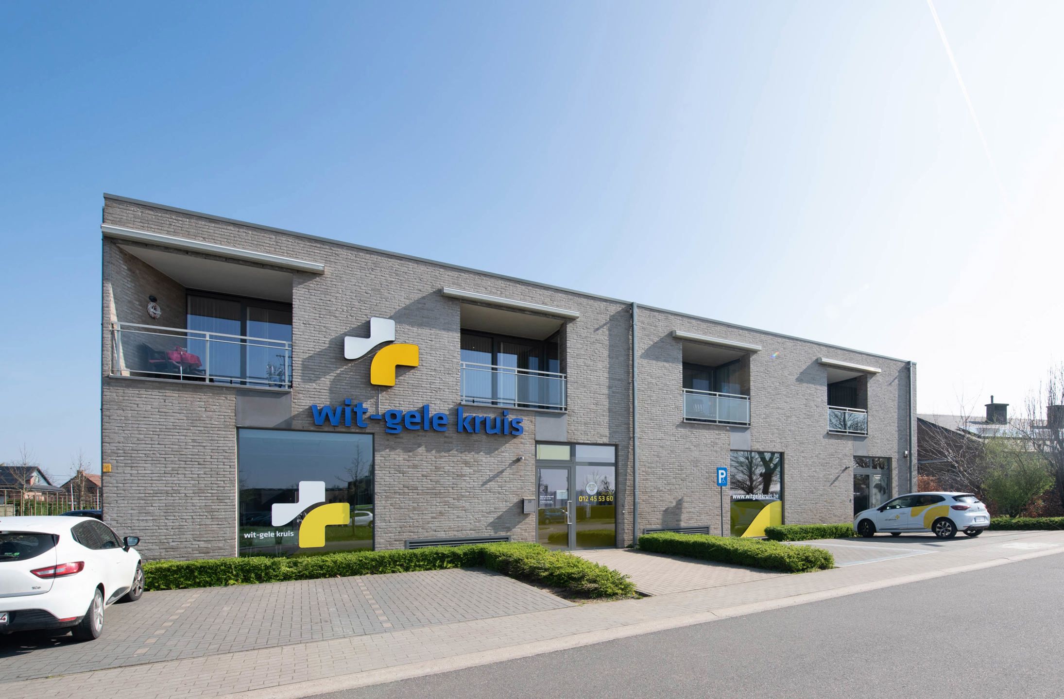 Serviceflat met autostandplaats & kelderberging foto {{pictureIndex}}