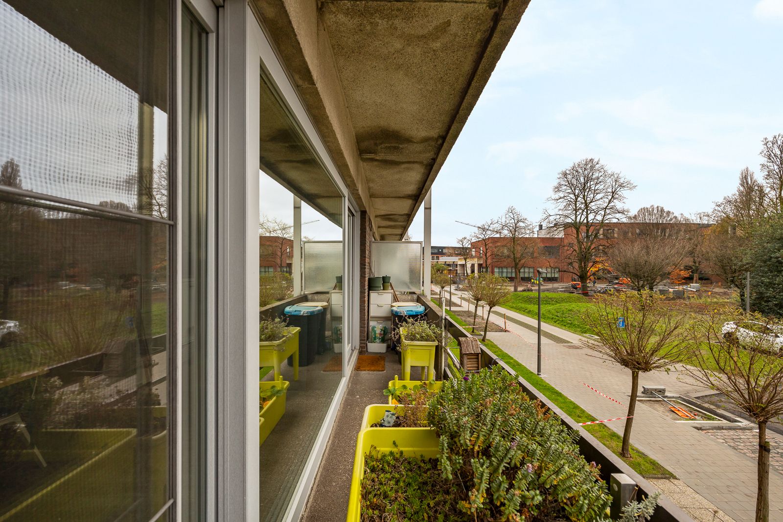 Verzorgd appartement met 3 slaapkamers, terras en autostaanplaats foto 13