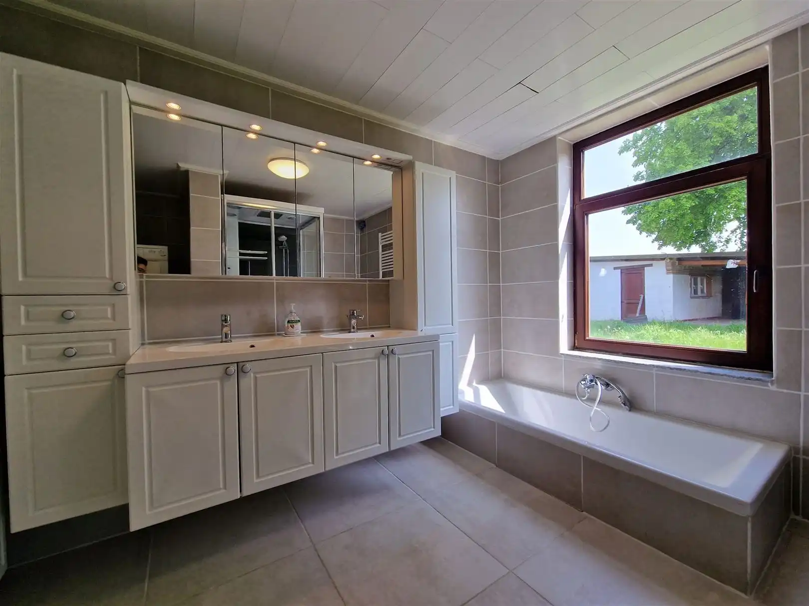 Open bebouwing - 6 are 20 ca - 3 slpks - garage - tuin foto 21