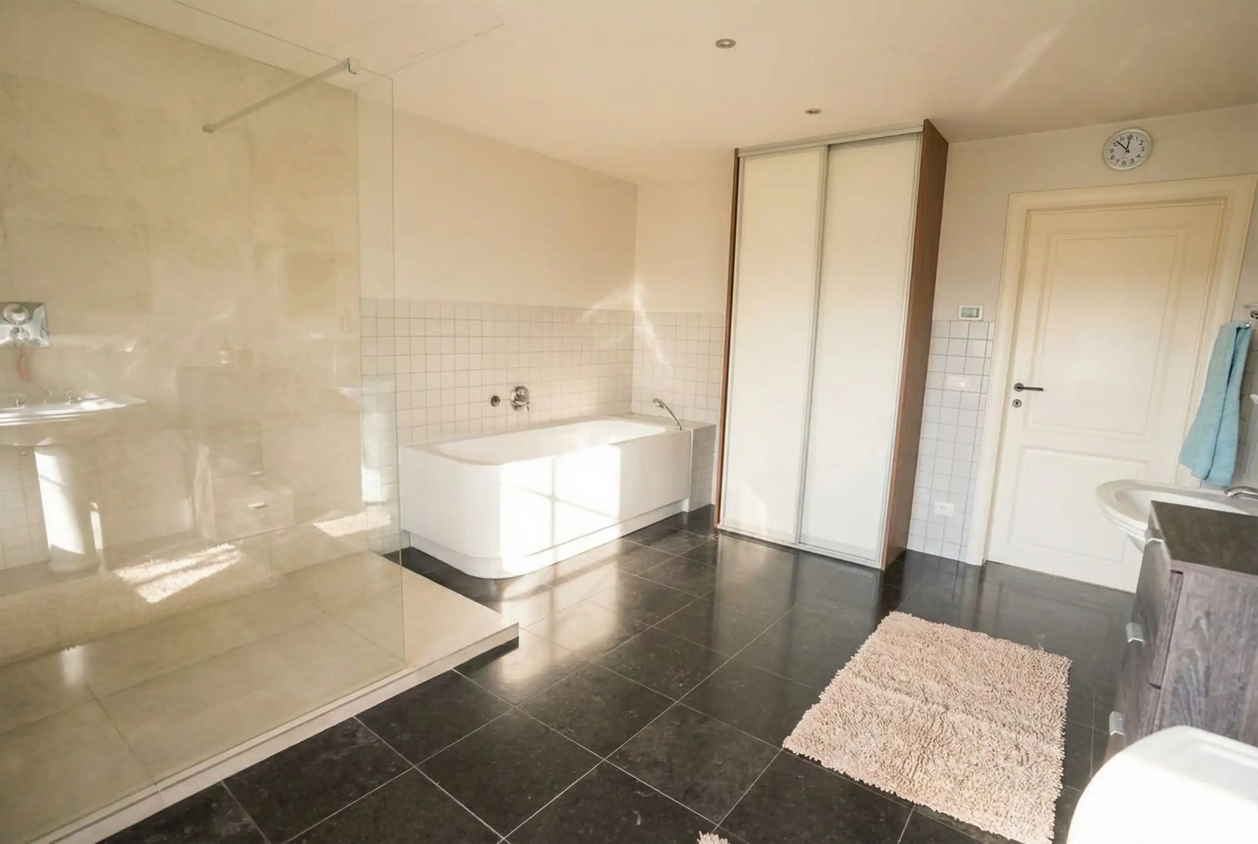 Droomvilla met zwembad op 1391 m² - 4 slaapkamers en bureel foto 20