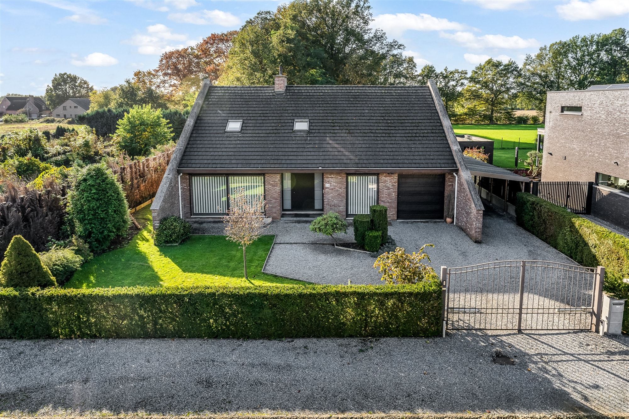 RUIME GERENOVEERDE WONING MET 3 SLAAPKAMERS OP RUSTIGE DOCH CENTRALE LIGGING TE KOERSEL foto 1