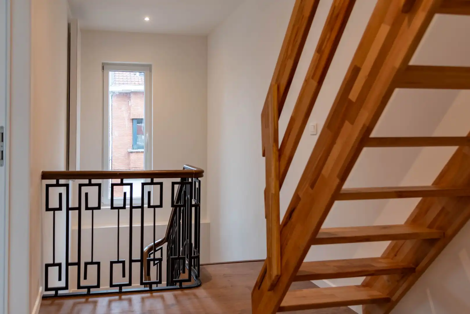 Vernieuwde duplex met 3 slaapkamers in Zwijndrecht foto 7
