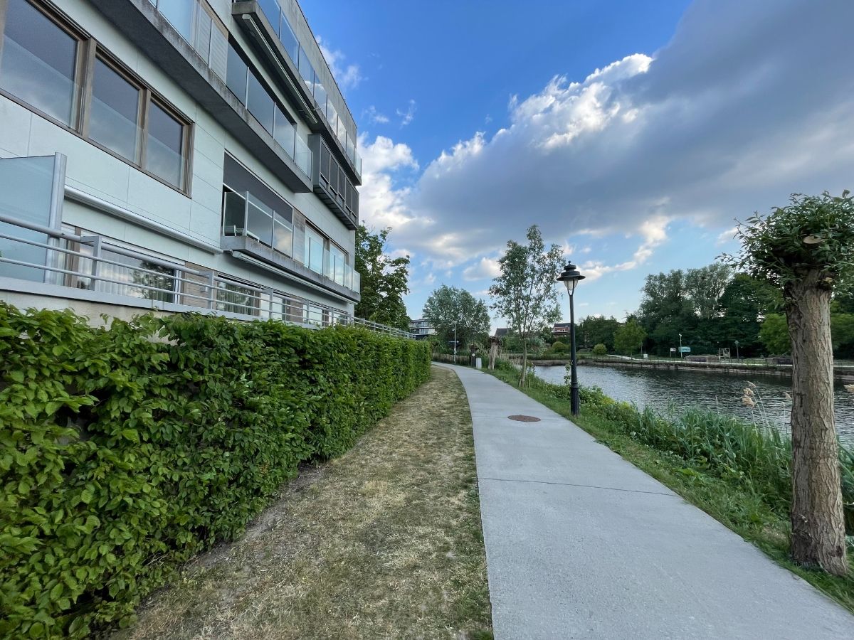 LUXE APPARTEMENT + zeer riant zongericht terras, dubbele garage & (wijn)kelder foto 60