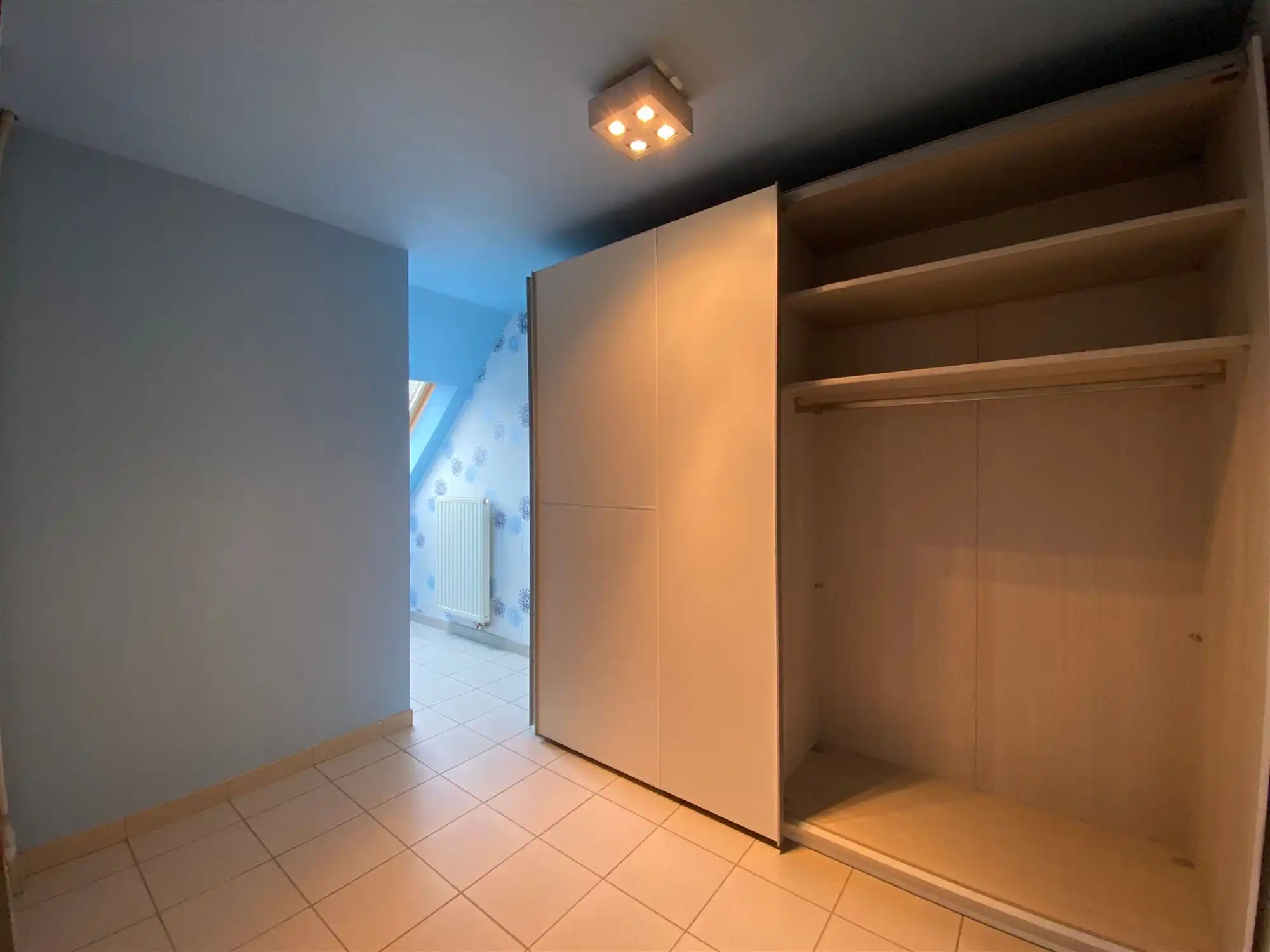 Halfopen bebouwing met grote tuin en veel parkeercomfort  foto 18