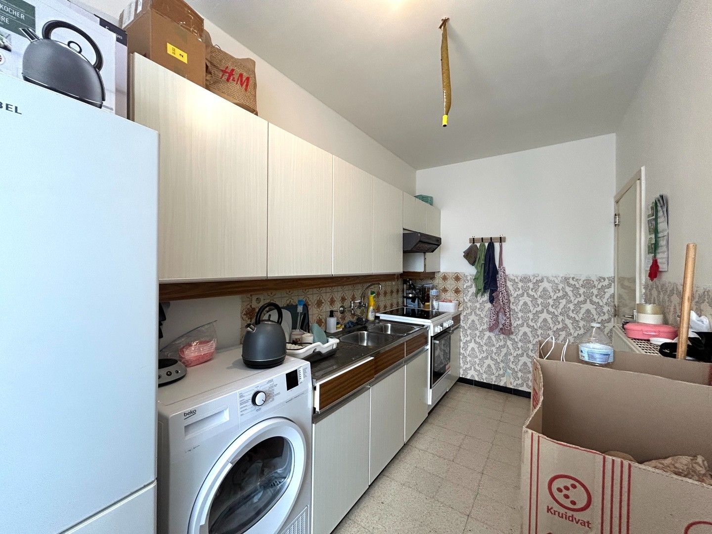 Instapklaar appartement met 1 slaapkamer te Ardooie! foto 3