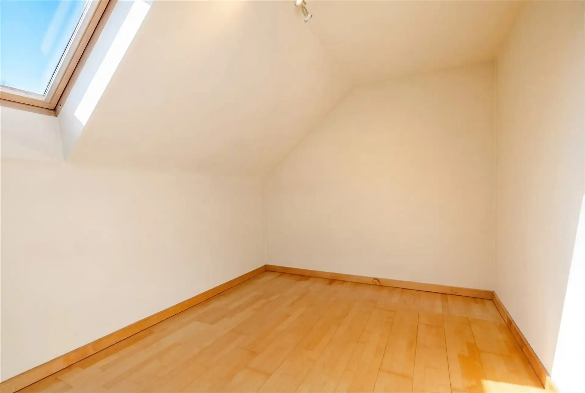 Prachtige open bebouwing met 3 slks en tuin foto 11