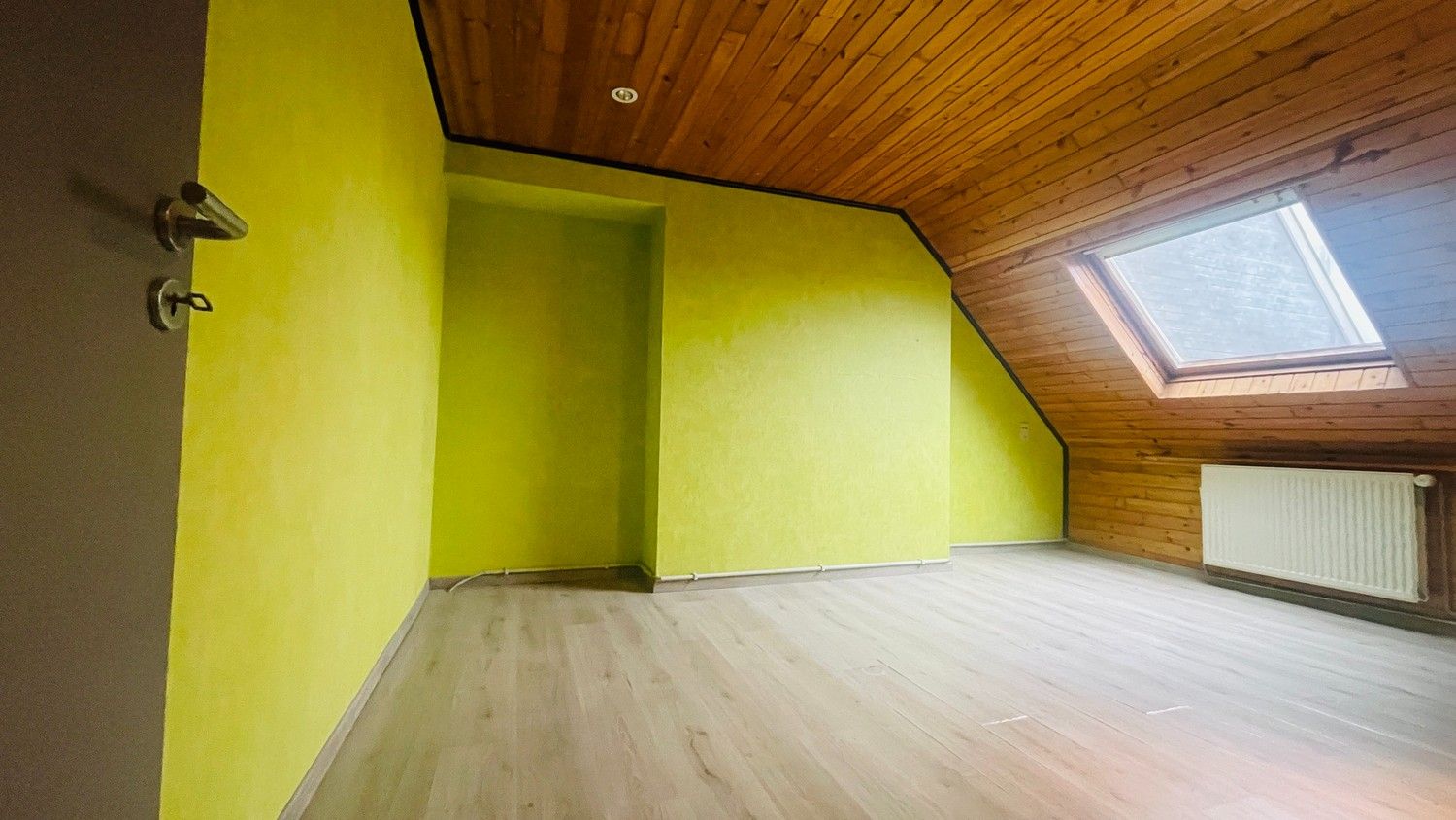 Centraal gelegen woning met 3 slpks, ruime volumes en zonnige buitenruimte foto 6