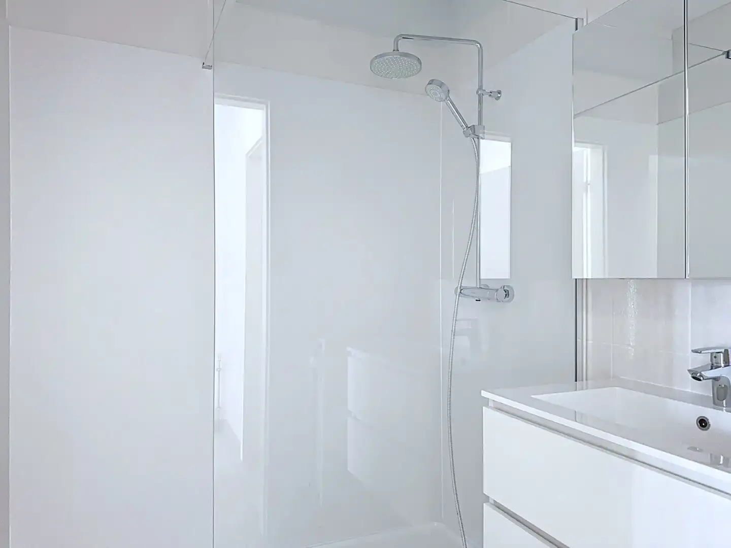 Centraal gelegen gelijkvloers-appartement met 1 grote slaapkamer foto 6